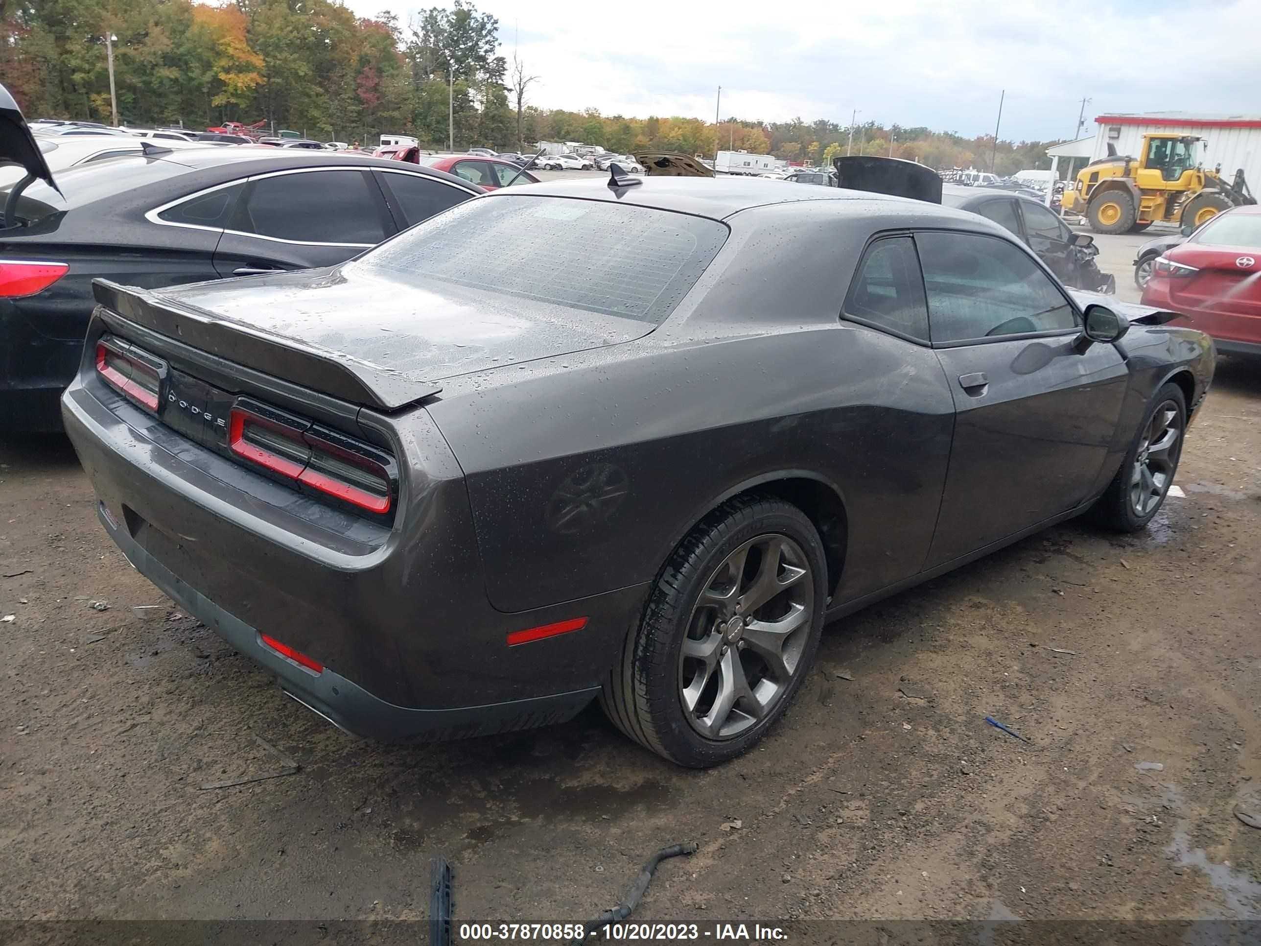 Photo 3 VIN: 2C3CDZBGXFH702366 - DODGE CHALLENGER 