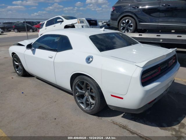 Photo 2 VIN: 2C3CDZBGXFH911882 - DODGE CHALLENGER 