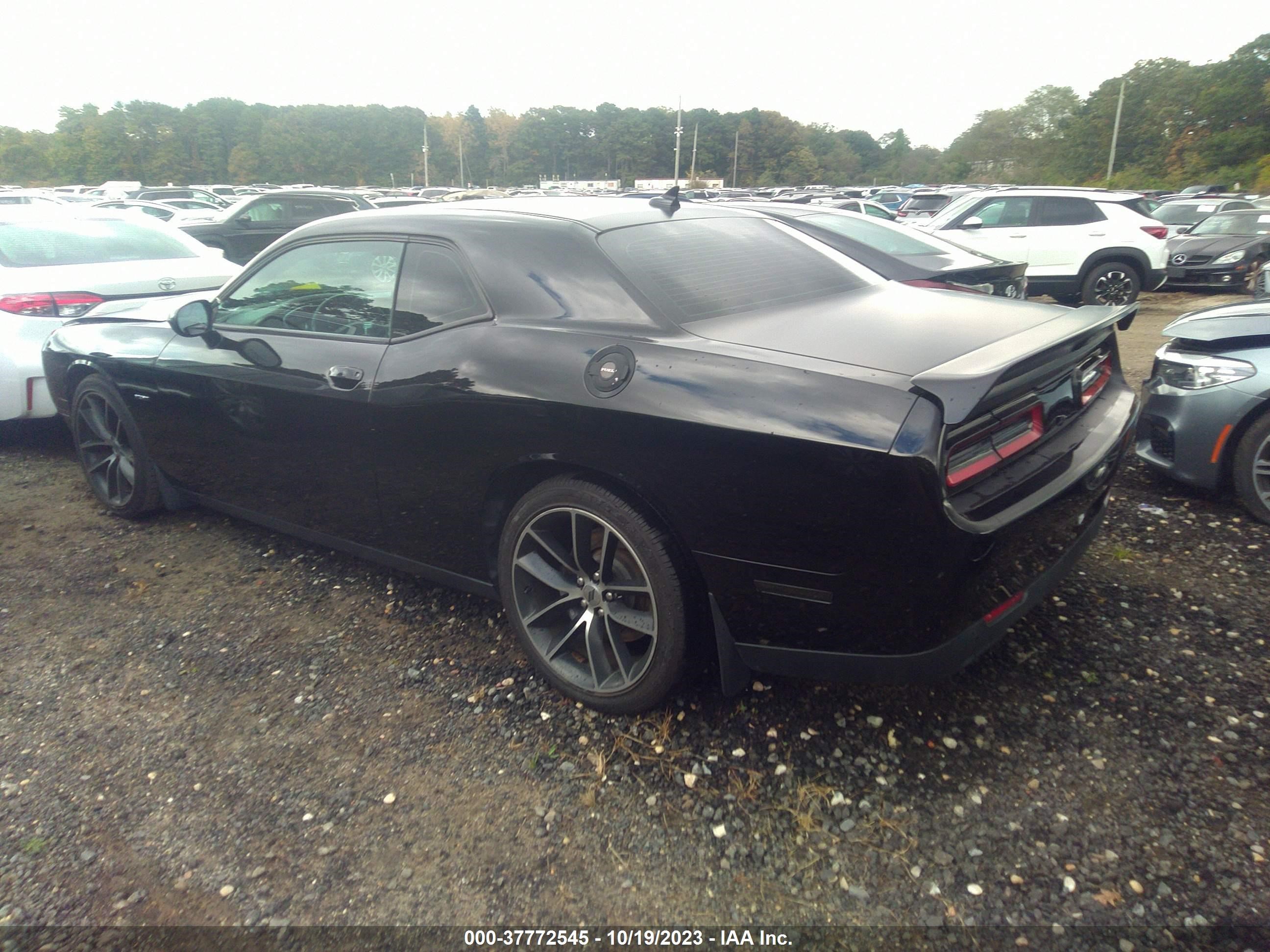 Photo 2 VIN: 2C3CDZBT0JH232760 - DODGE CHALLENGER 