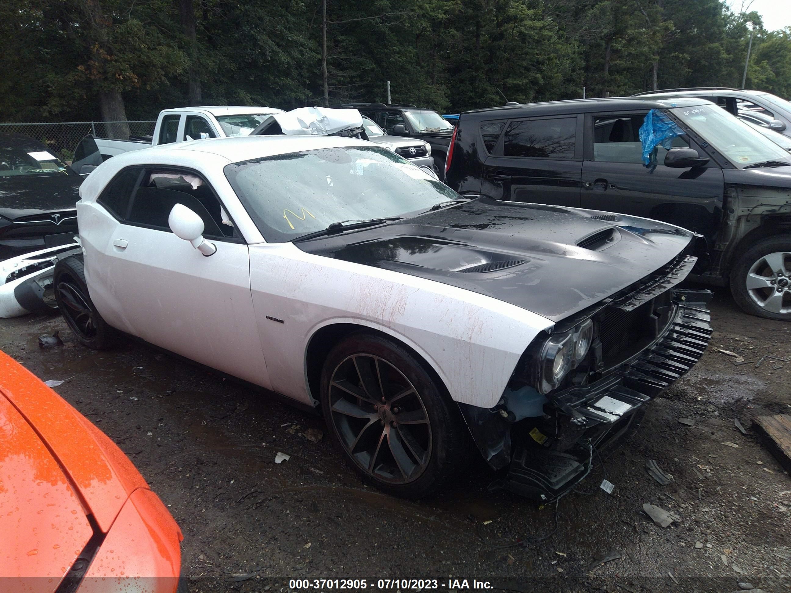 Photo 0 VIN: 2C3CDZBT1JH161620 - DODGE CHALLENGER 