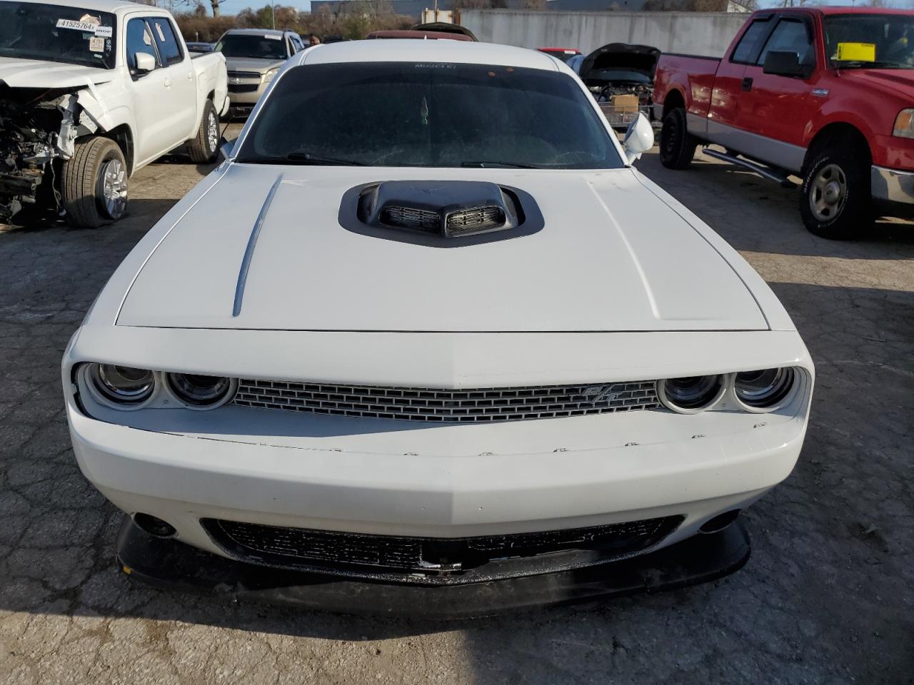 Photo 4 VIN: 2C3CDZBT2KH747907 - DODGE CHALLENGER 