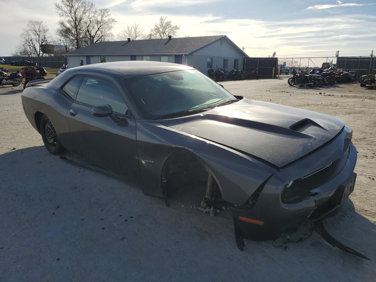 Photo 3 VIN: 2C3CDZBT2LH118620 - DODGE CHALLENGER 