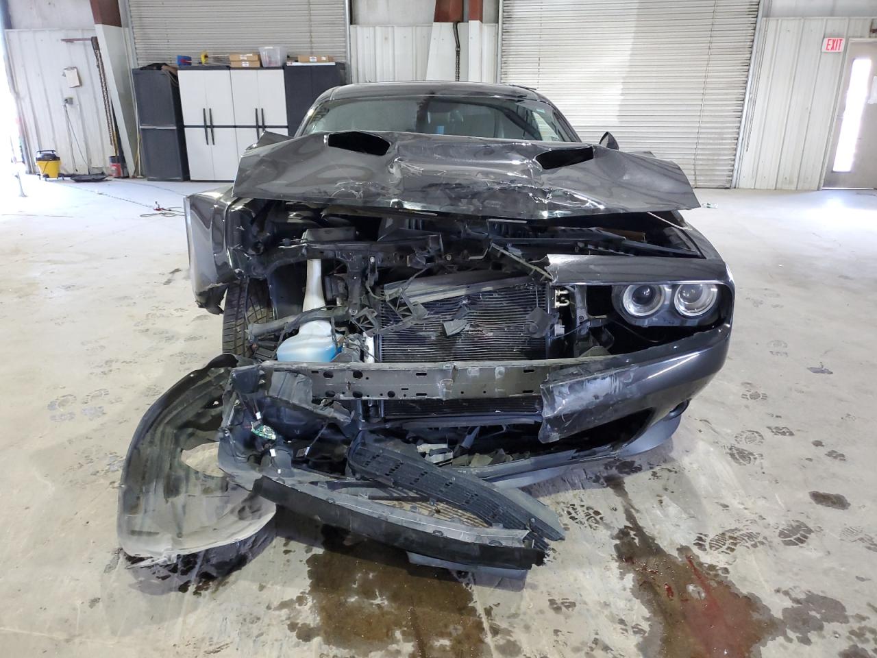 Photo 4 VIN: 2C3CDZBT3FH913471 - DODGE CHALLENGER 