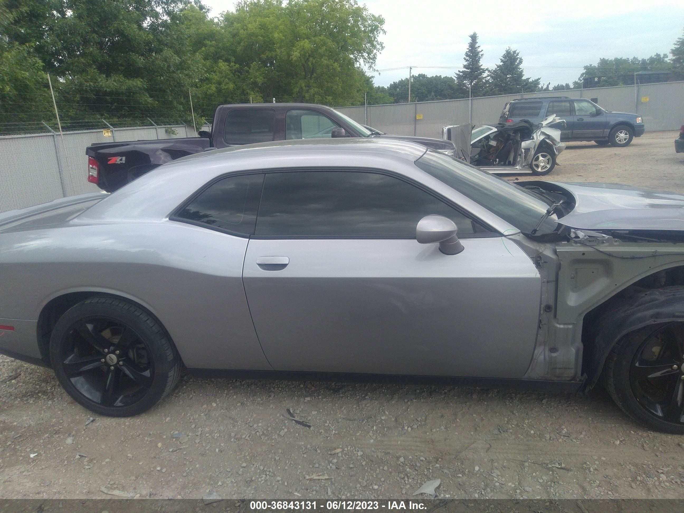 Photo 13 VIN: 2C3CDZBT4JH244233 - DODGE CHALLENGER 