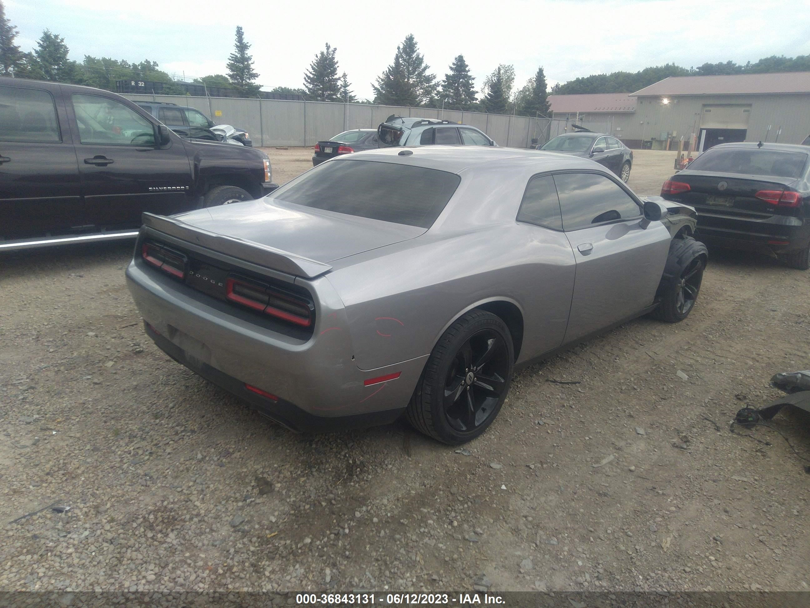 Photo 3 VIN: 2C3CDZBT4JH244233 - DODGE CHALLENGER 