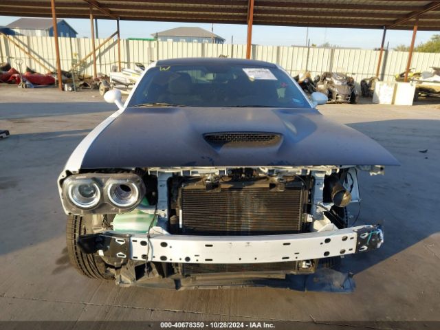 Photo 5 VIN: 2C3CDZBT4PH692660 - DODGE CHALLENGER 