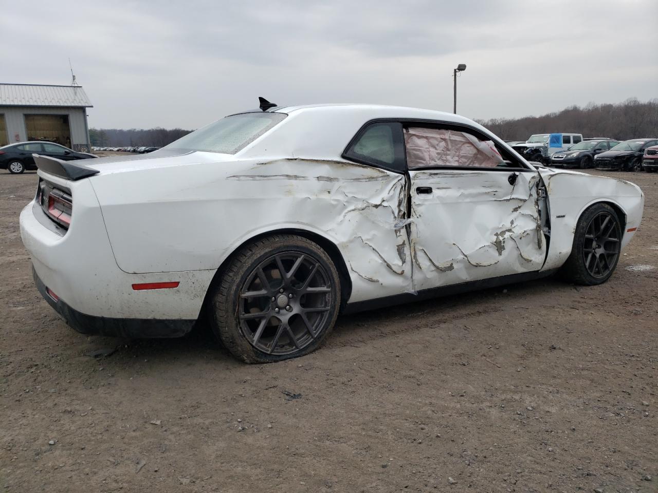 Photo 2 VIN: 2C3CDZBT5GH137586 - DODGE CHALLENGER 