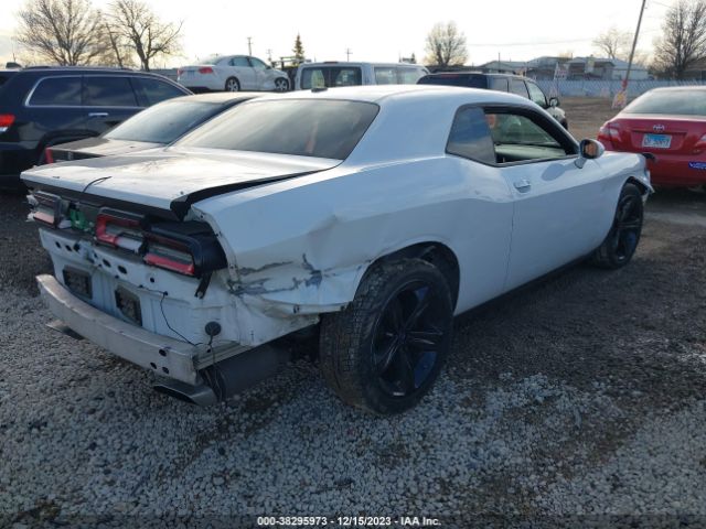 Photo 3 VIN: 2C3CDZBT5JH209376 - DODGE CHALLENGER 