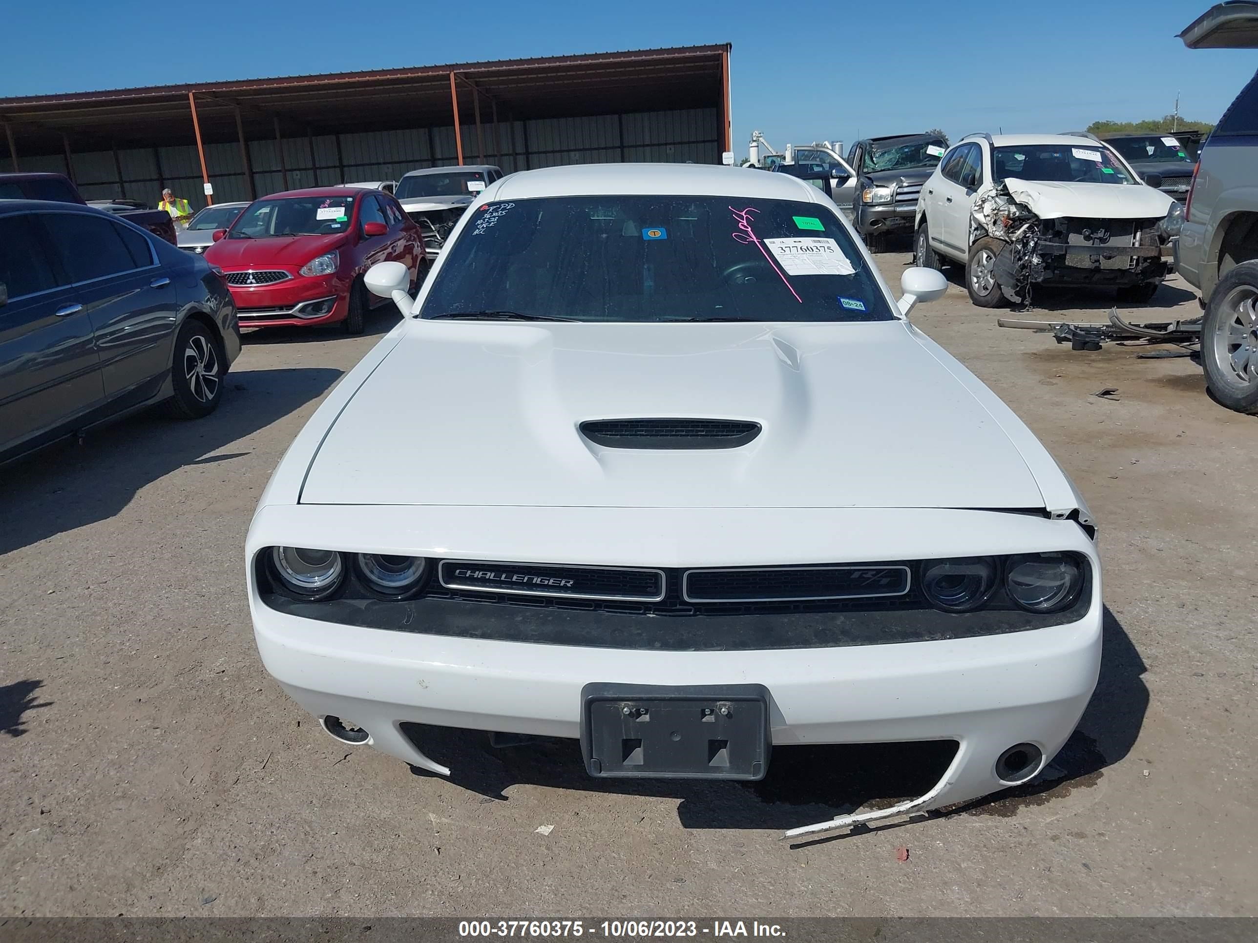 Photo 11 VIN: 2C3CDZBT5KH513440 - DODGE CHALLENGER 