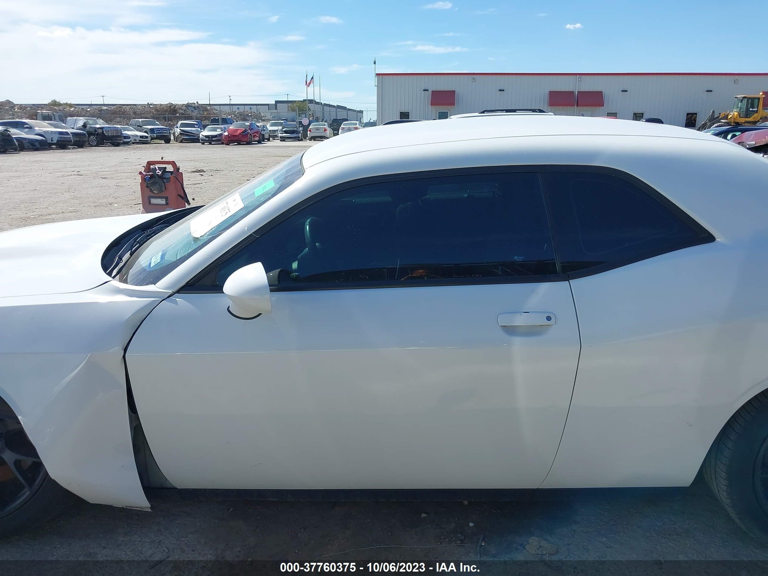 Photo 13 VIN: 2C3CDZBT5KH513440 - DODGE CHALLENGER 