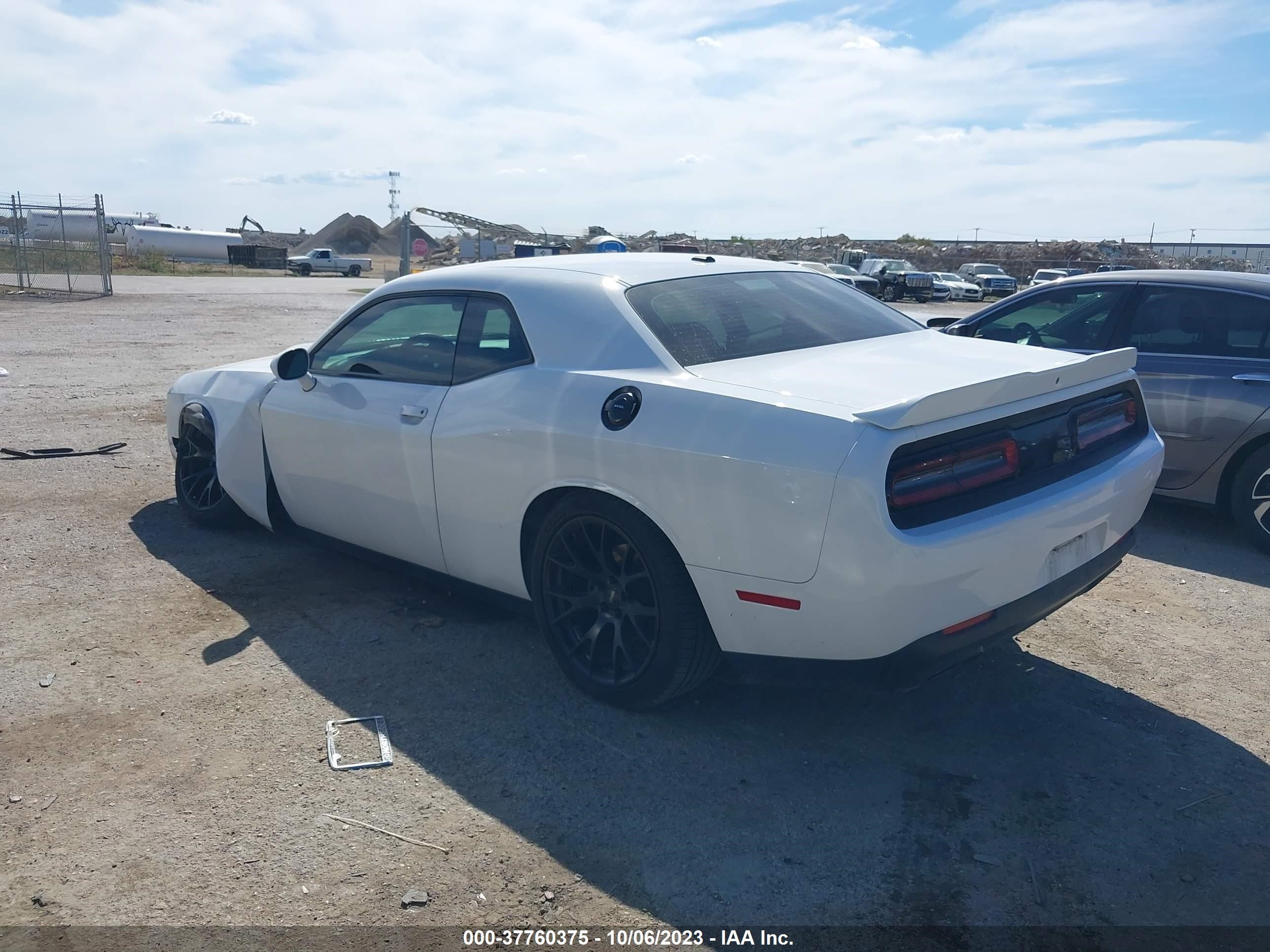 Photo 2 VIN: 2C3CDZBT5KH513440 - DODGE CHALLENGER 