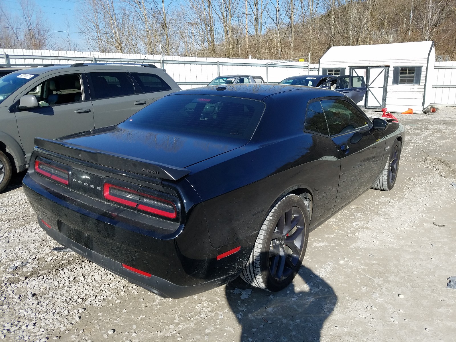 Photo 3 VIN: 2C3CDZBT5KH724301 - DODGE CHALLENGER 