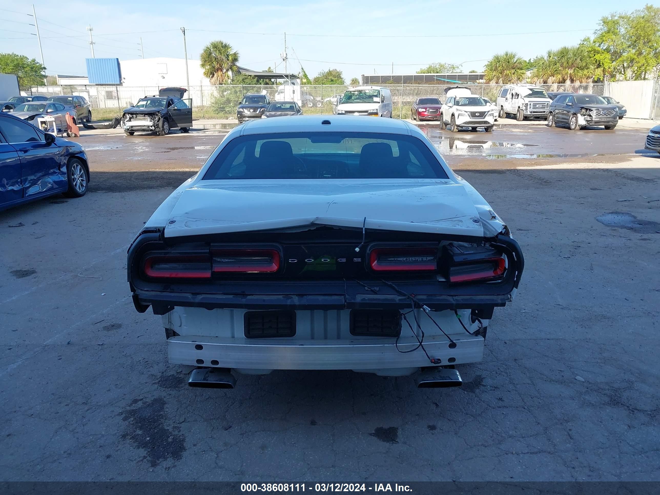 Photo 16 VIN: 2C3CDZBT6PH525815 - DODGE CHALLENGER 