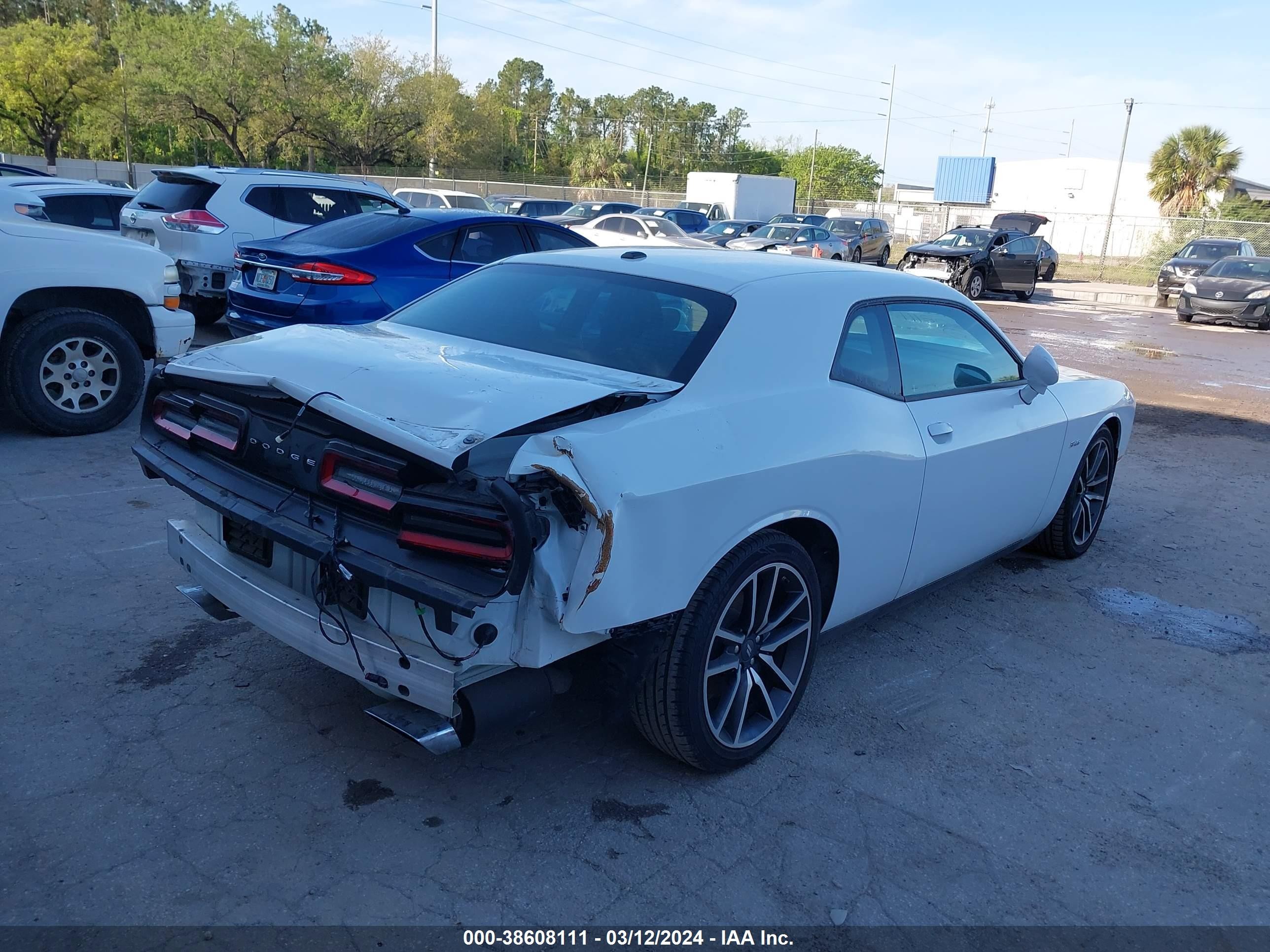 Photo 3 VIN: 2C3CDZBT6PH525815 - DODGE CHALLENGER 