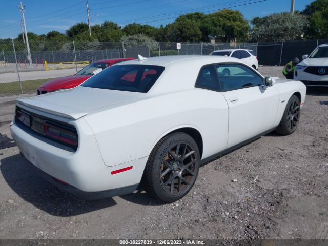 Photo 3 VIN: 2C3CDZBT7GH158620 - DODGE CHALLENGER 