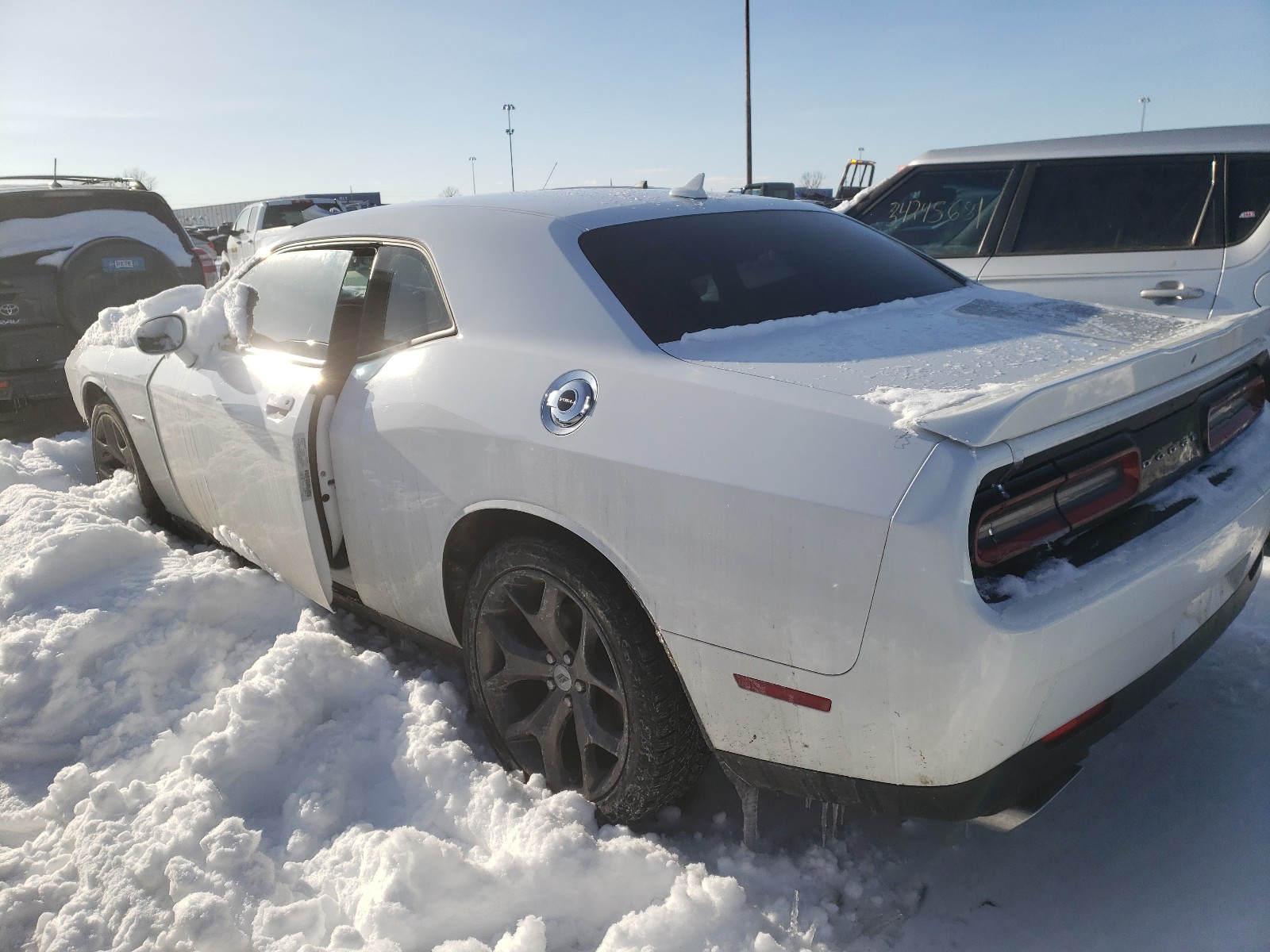 Photo 2 VIN: 2C3CDZBT7JH327297 - DODGE CHALLENGER 