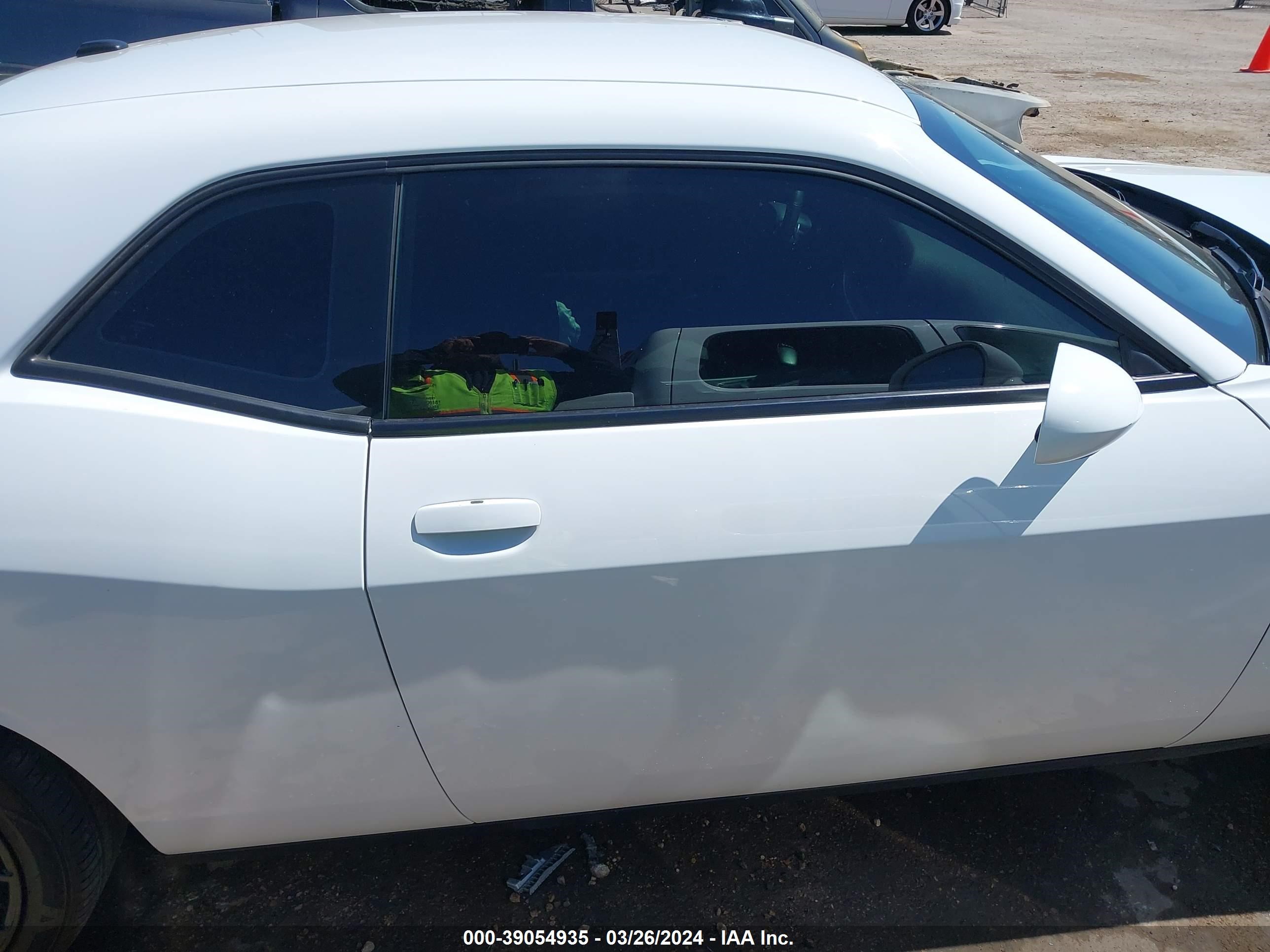 Photo 12 VIN: 2C3CDZBT9K8660540 - DODGE CHALLENGER 