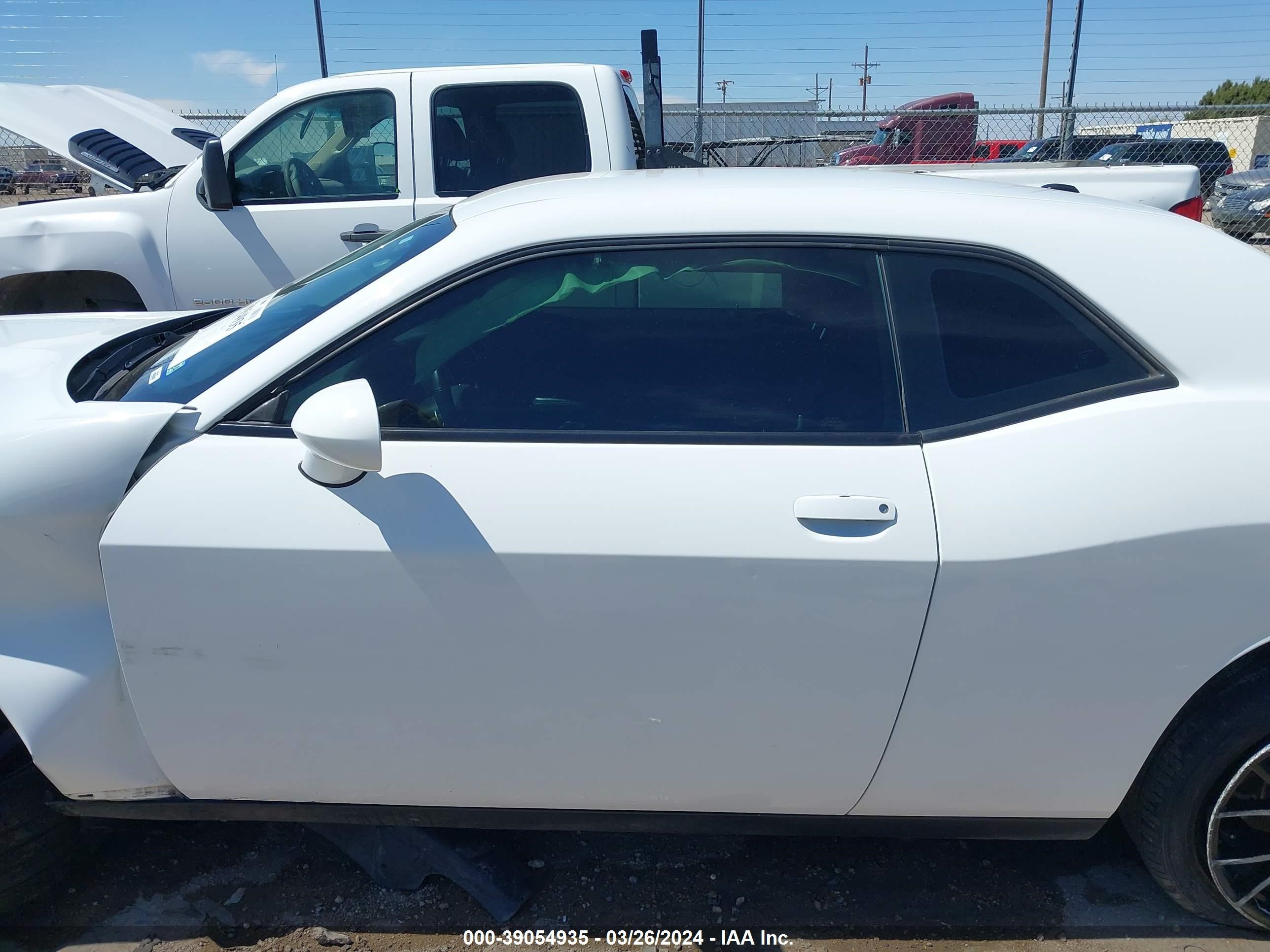 Photo 13 VIN: 2C3CDZBT9K8660540 - DODGE CHALLENGER 