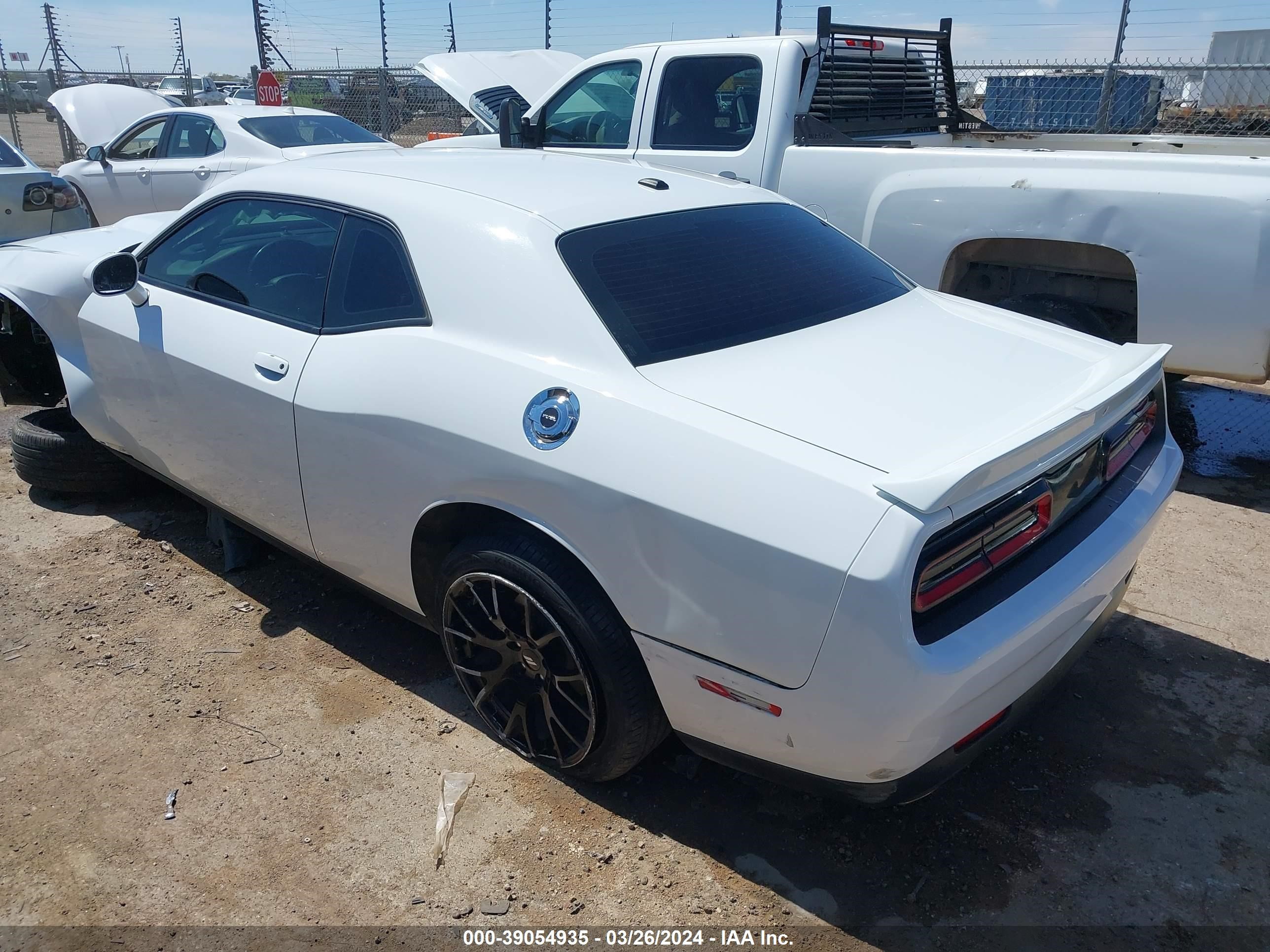 Photo 2 VIN: 2C3CDZBT9K8660540 - DODGE CHALLENGER 