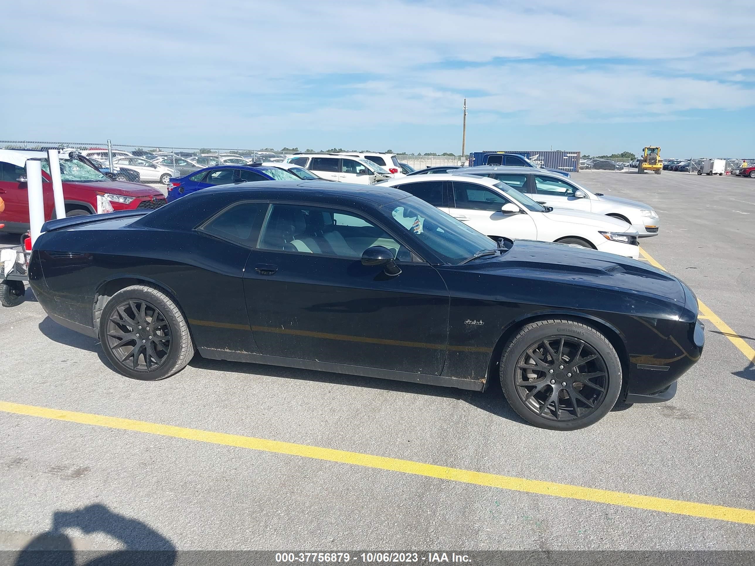 Photo 12 VIN: 2C3CDZBTXFH724199 - DODGE CHALLENGER 