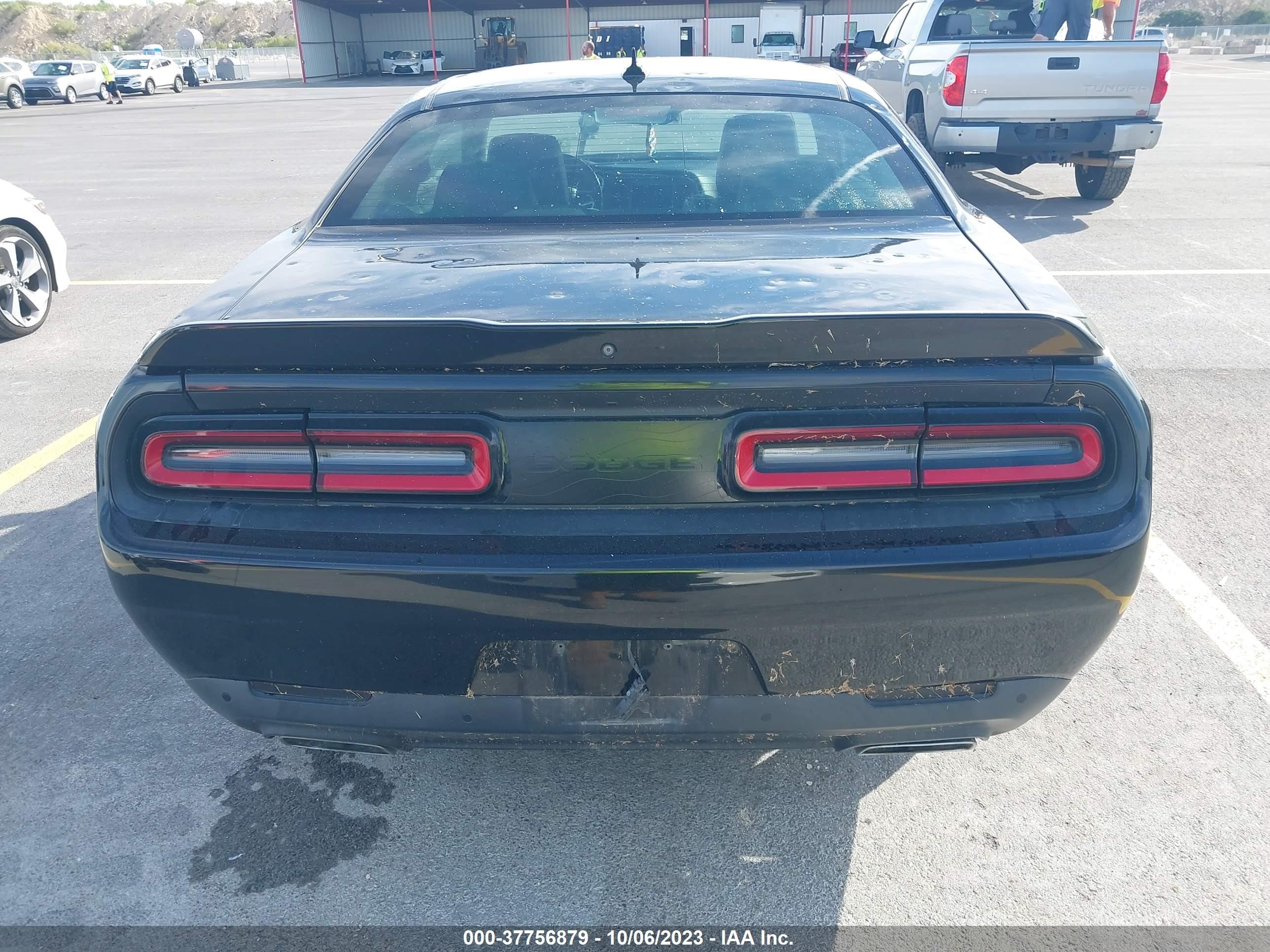 Photo 15 VIN: 2C3CDZBTXFH724199 - DODGE CHALLENGER 