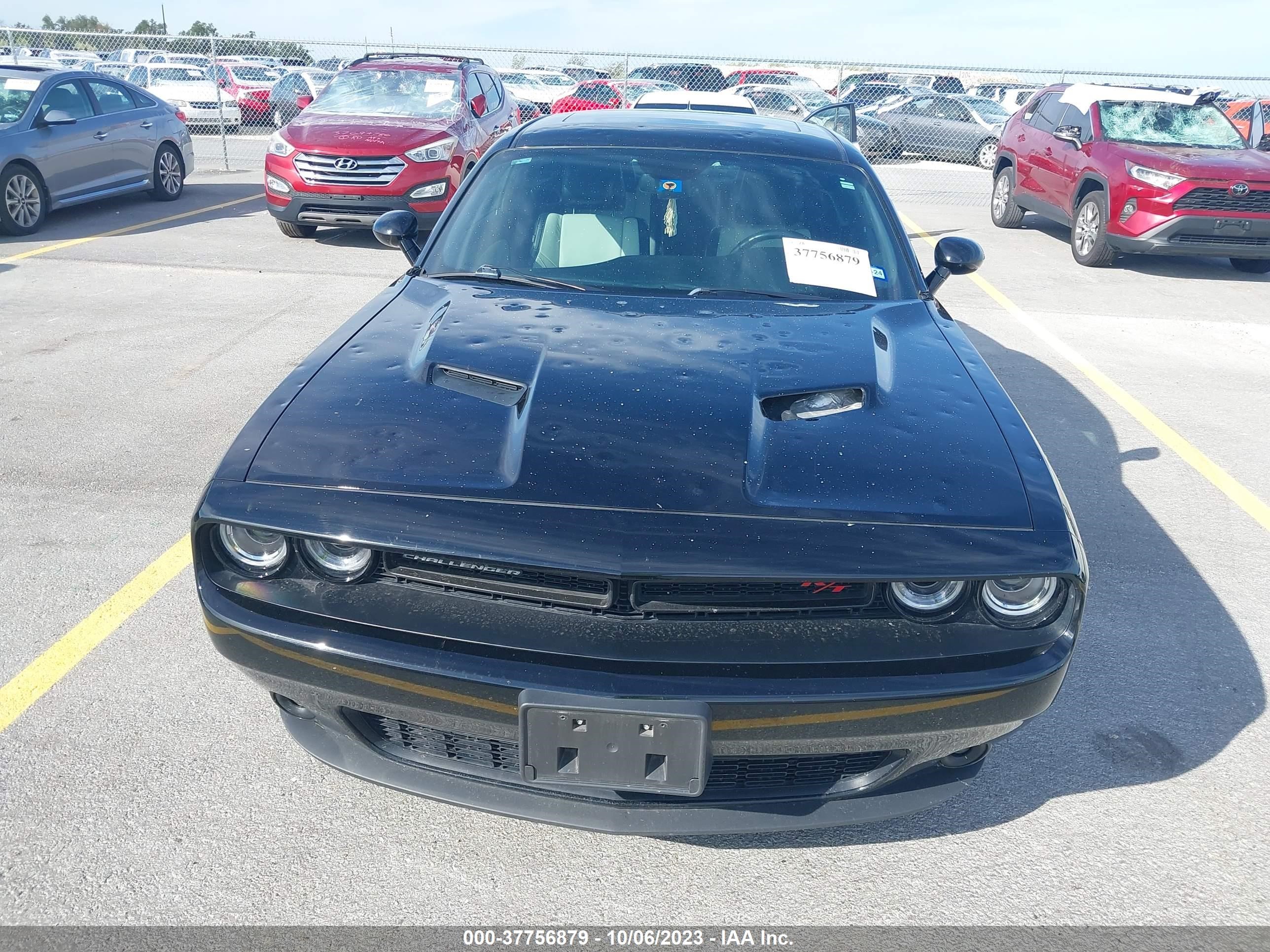 Photo 5 VIN: 2C3CDZBTXFH724199 - DODGE CHALLENGER 