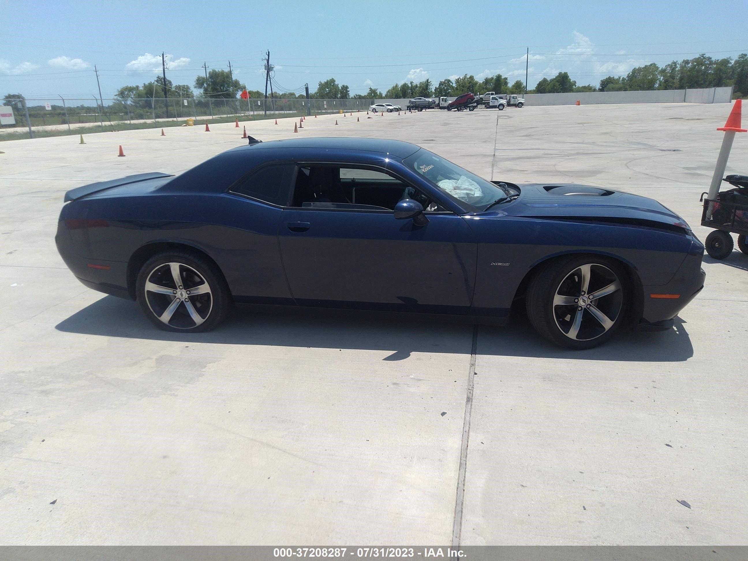 Photo 12 VIN: 2C3CDZBTXHH536026 - DODGE CHALLENGER 