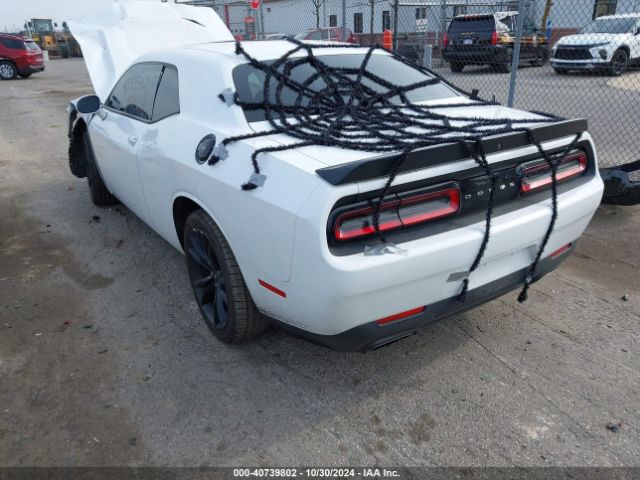 Photo 2 VIN: 2C3CDZBTXJH260243 - DODGE CHALLENGER 