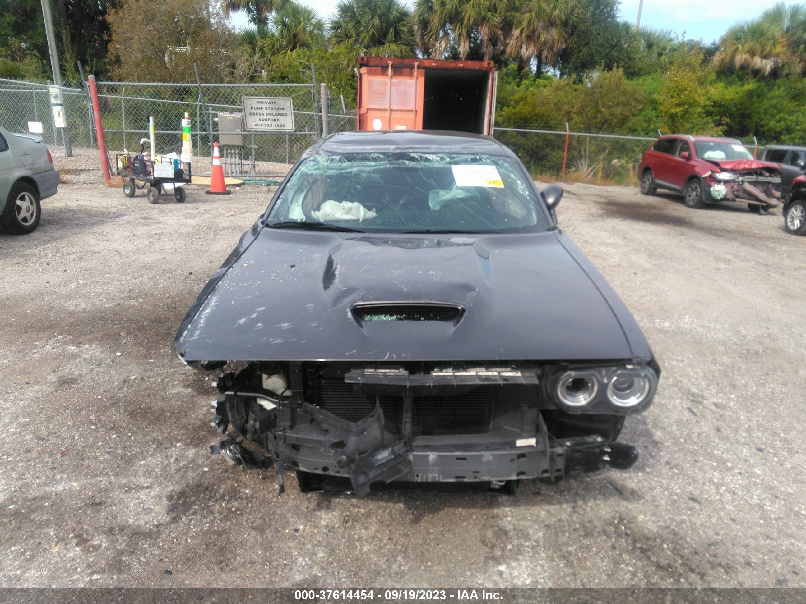 Photo 12 VIN: 2C3CDZBTXKH511859 - DODGE CHALLENGER 