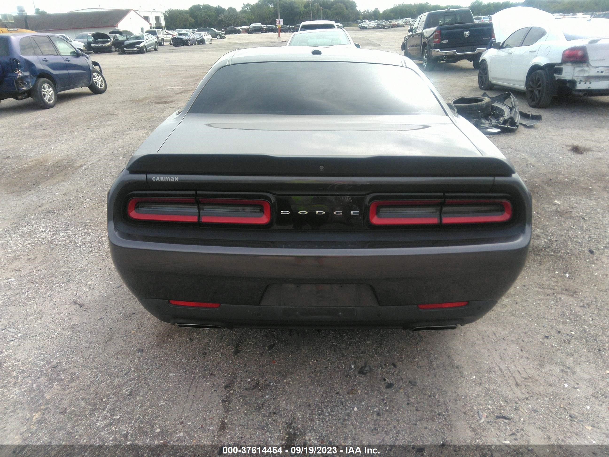 Photo 16 VIN: 2C3CDZBTXKH511859 - DODGE CHALLENGER 