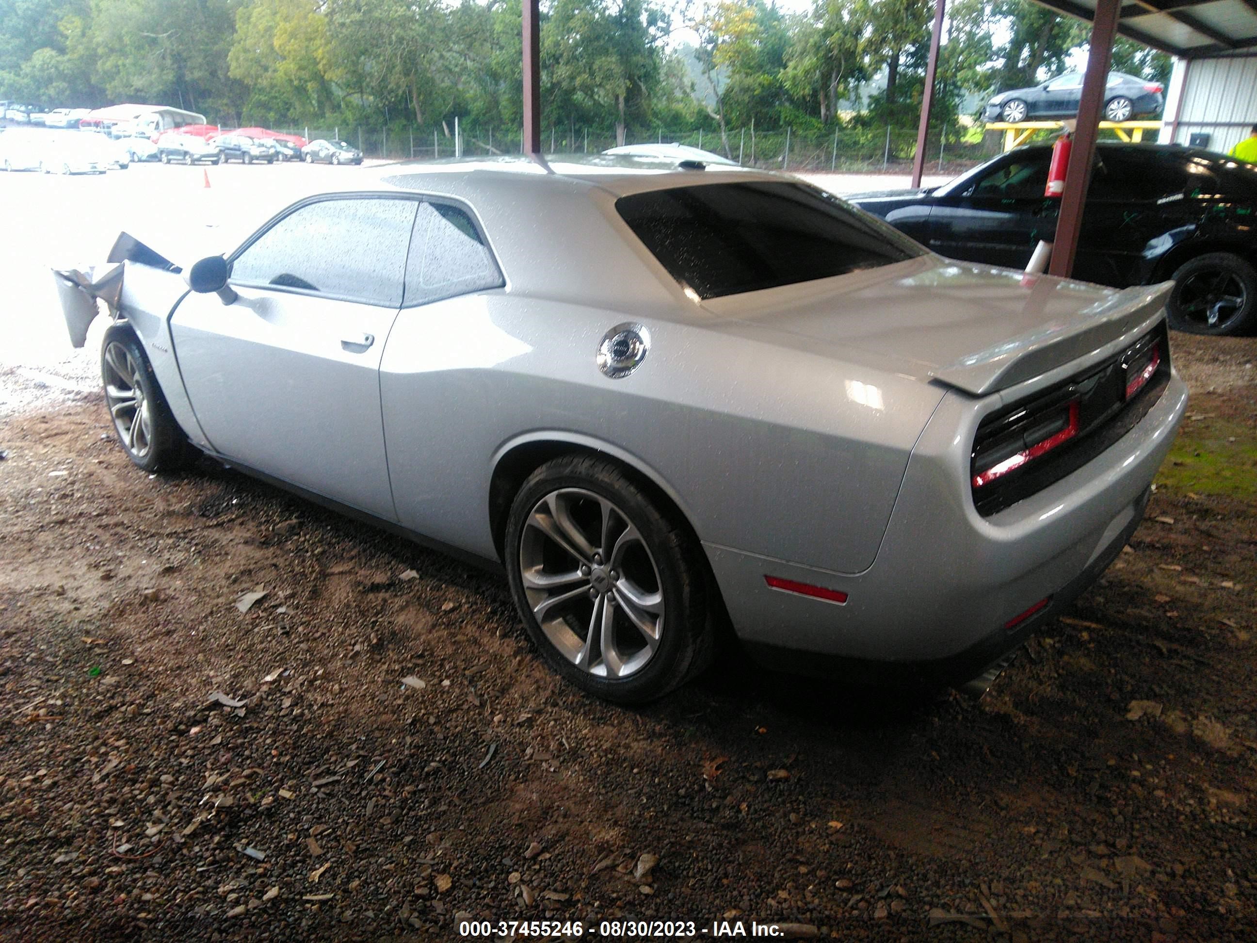 Photo 2 VIN: 2C3CDZBTXLH124715 - DODGE CHALLENGER 