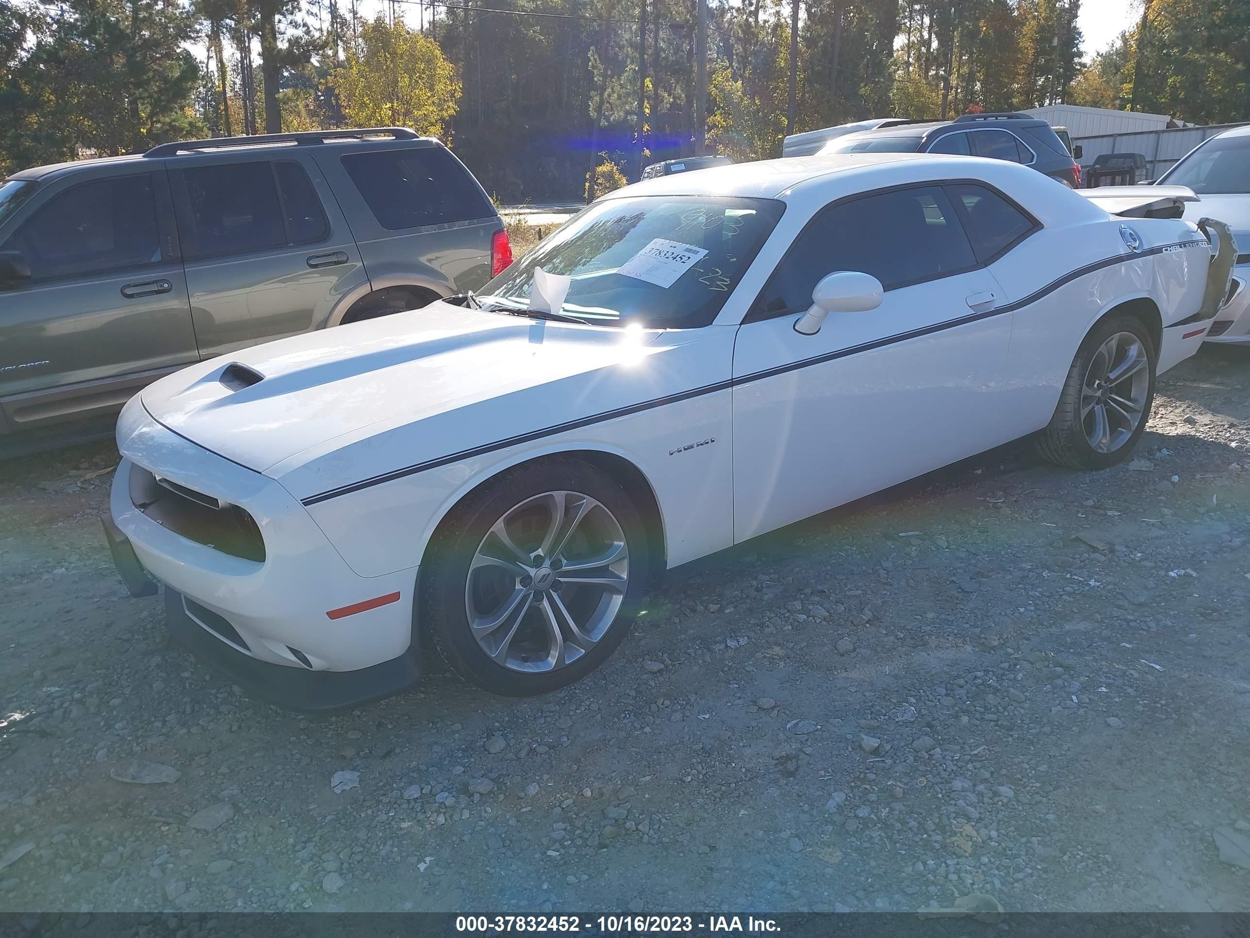 Photo 1 VIN: 2C3CDZBTXLH139103 - DODGE CHALLENGER 