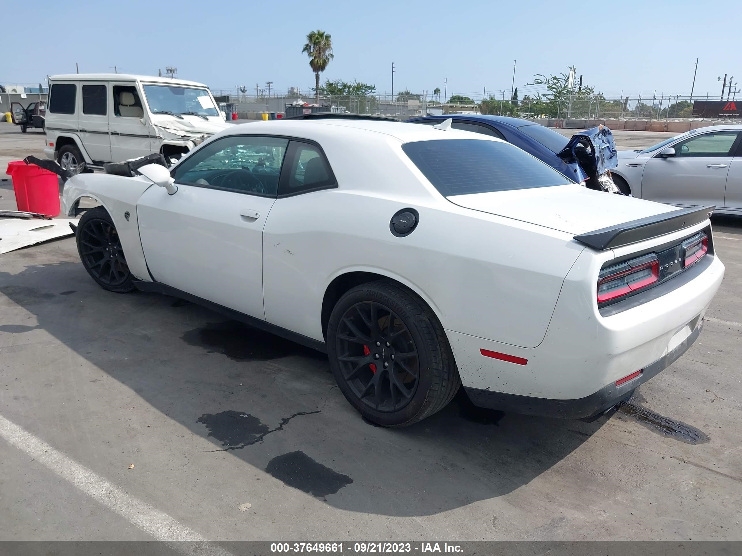 Photo 2 VIN: 2C3CDZC90GH119080 - DODGE CHALLENGER 