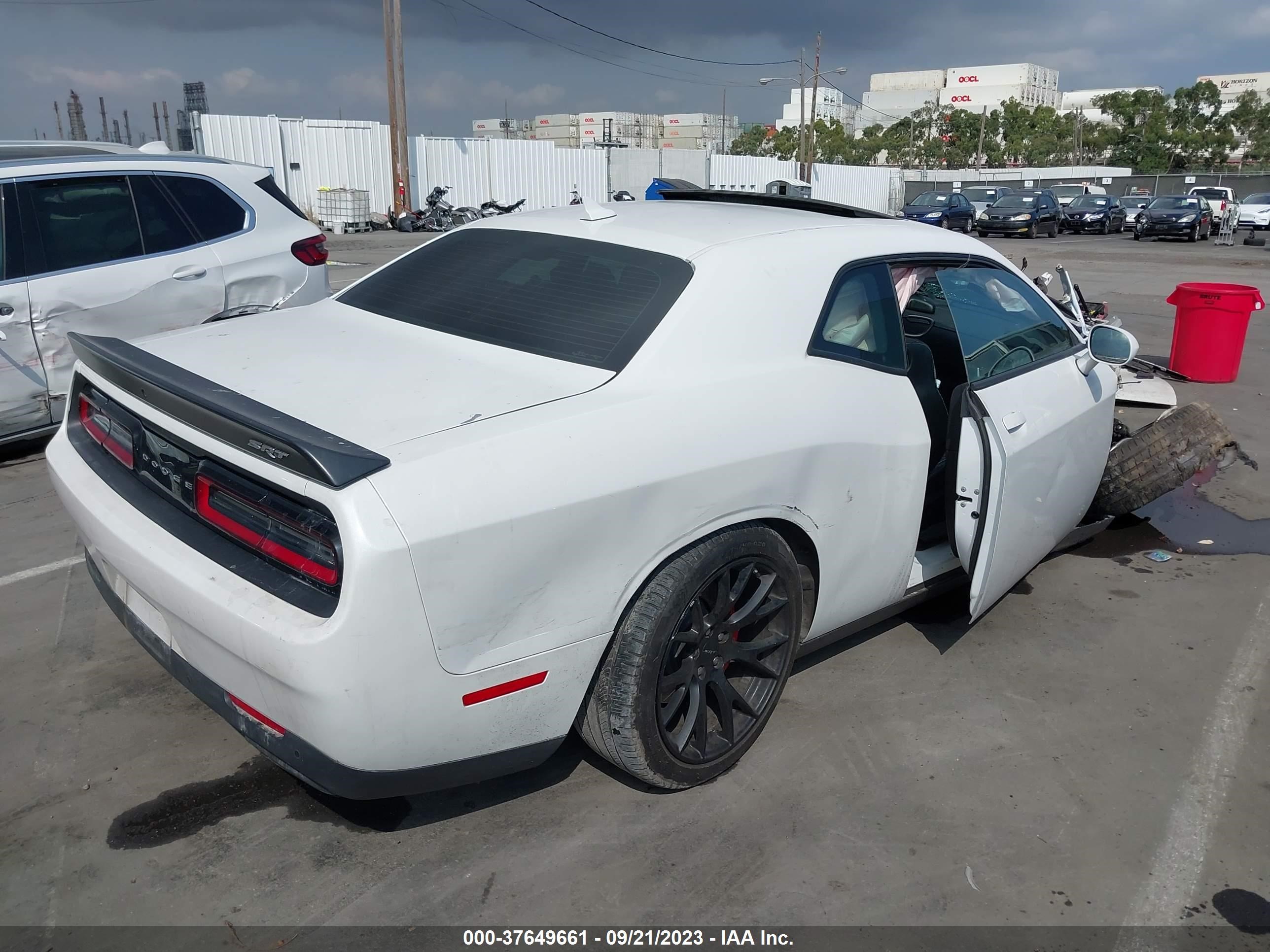 Photo 3 VIN: 2C3CDZC90GH119080 - DODGE CHALLENGER 