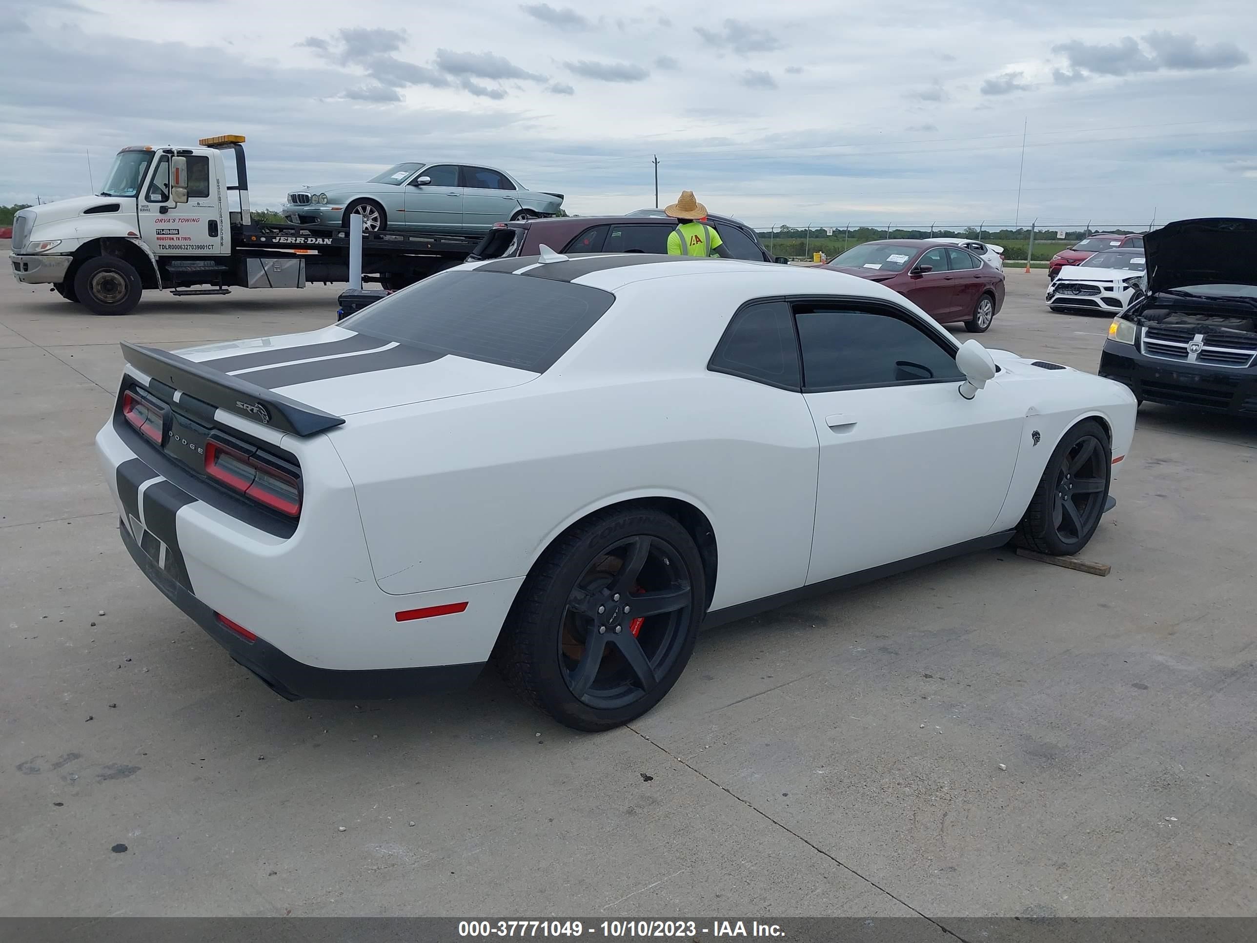 Photo 3 VIN: 2C3CDZC97HH500829 - DODGE CHALLENGER 