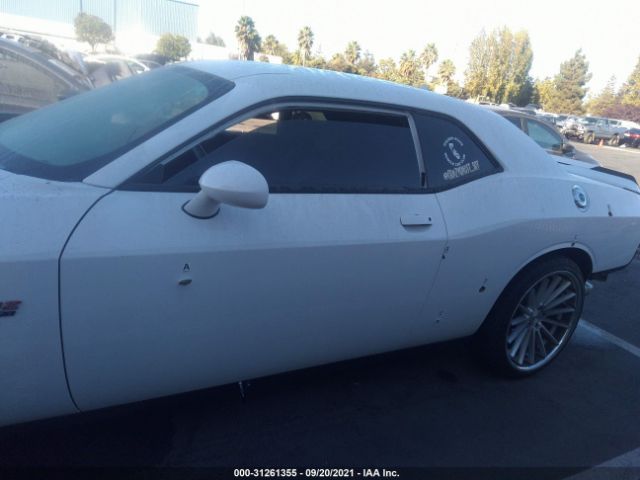 Photo 5 VIN: 2C3CDZDJ0GH315013 - DODGE CHALLENGER 