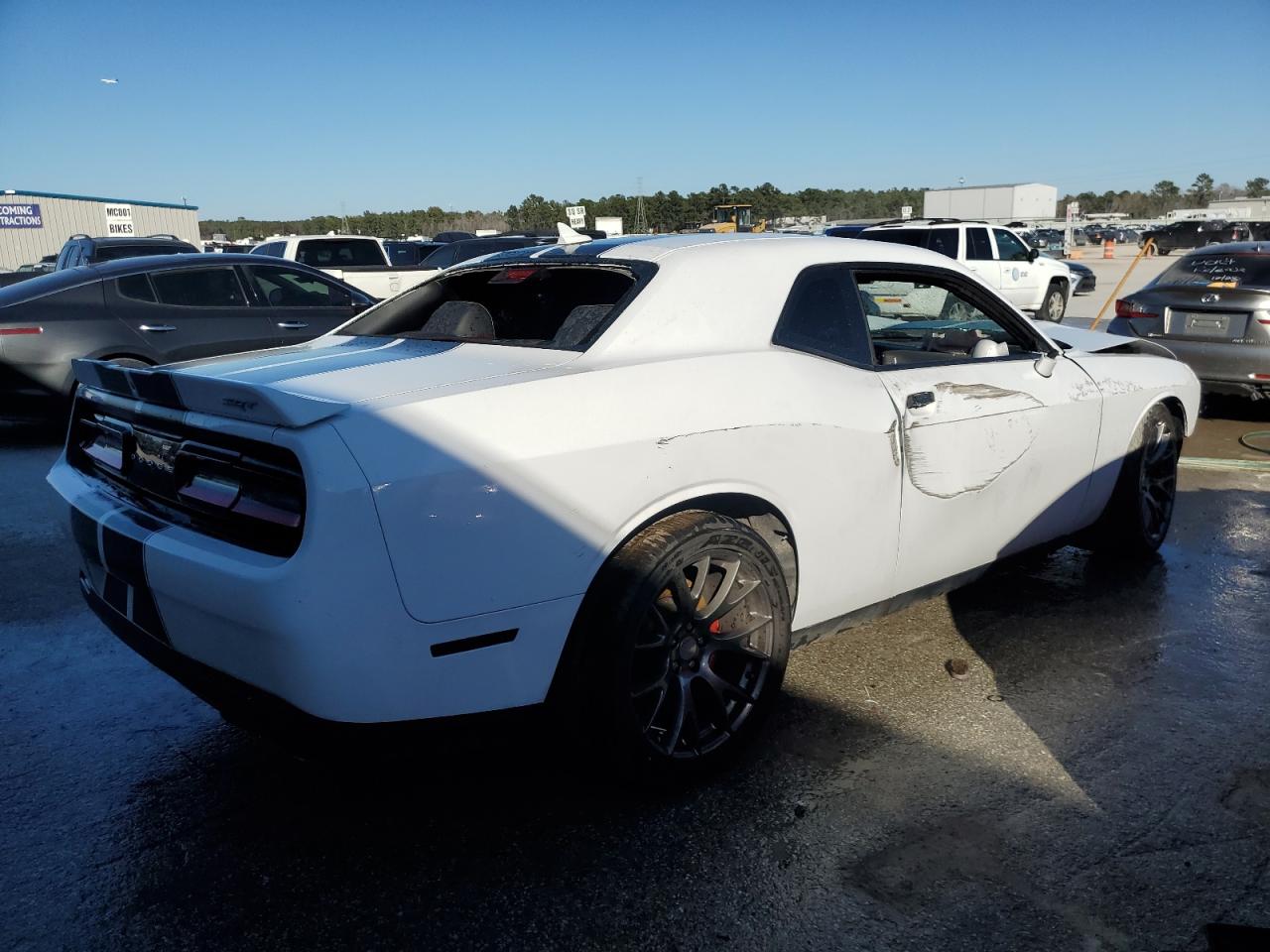 Photo 2 VIN: 2C3CDZDJ3FH804679 - DODGE CHALLENGER 