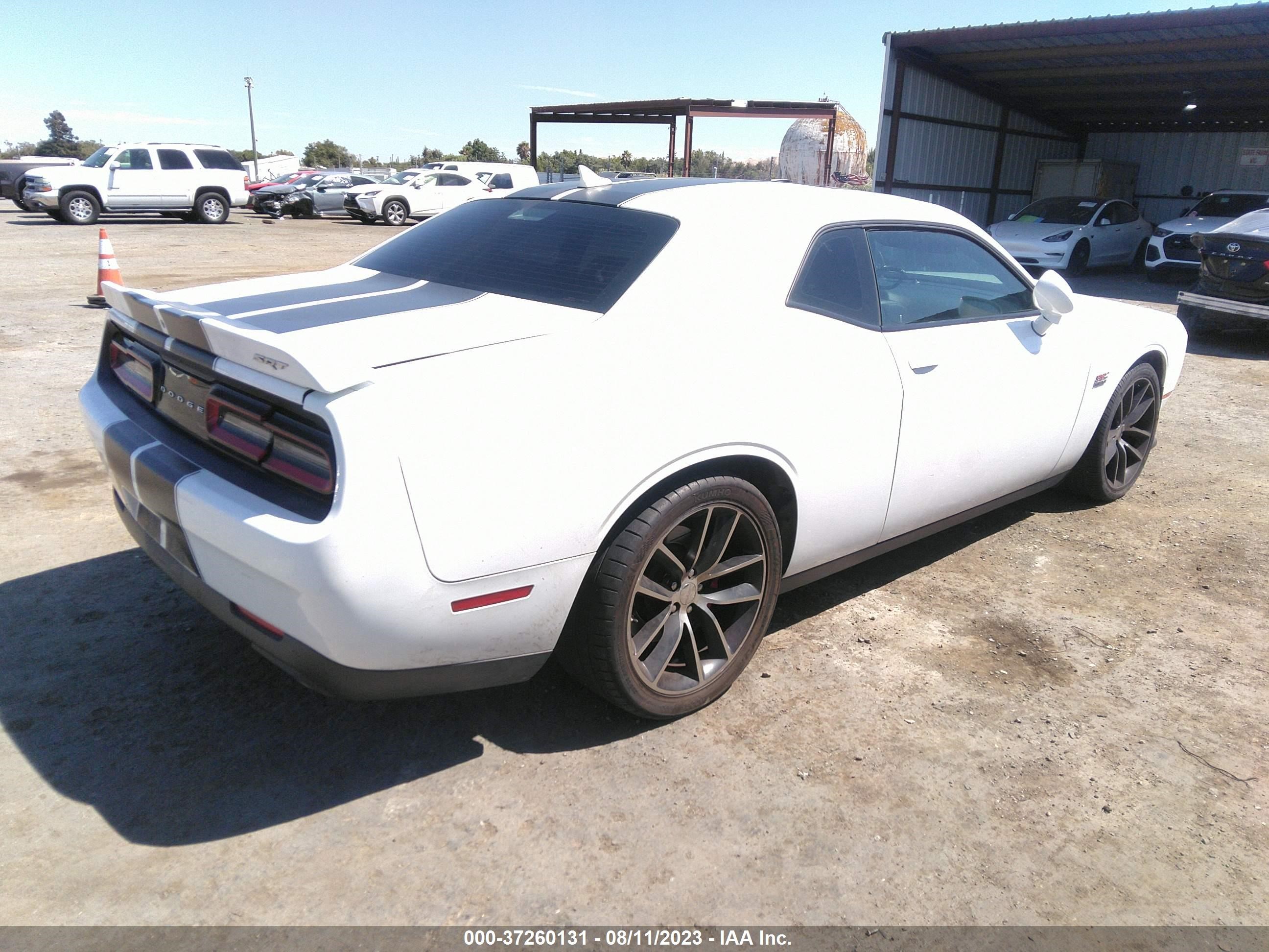 Photo 3 VIN: 2C3CDZDJ9FH909971 - DODGE CHALLENGER 