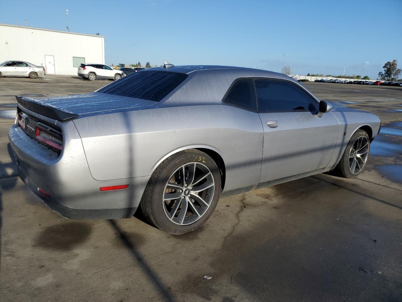 Photo 2 VIN: 2C3CDZFJ0FH850581 - DODGE CHALLENGER 