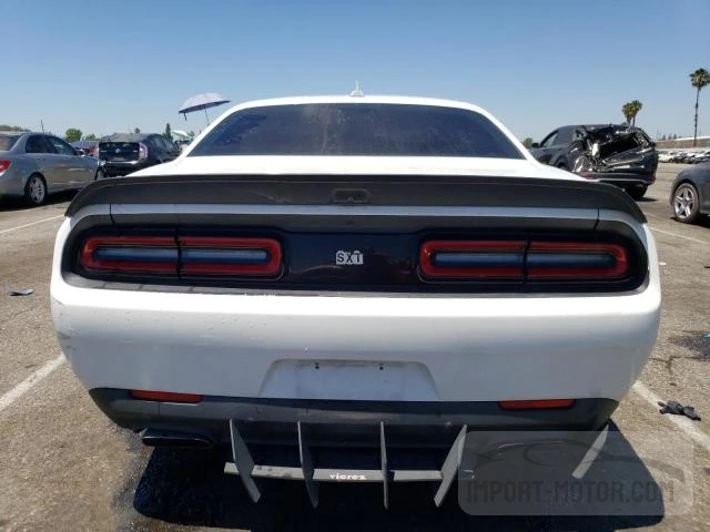 Photo 5 VIN: 2C3CDZFJ0JH152030 - DODGE CHALLENGER 