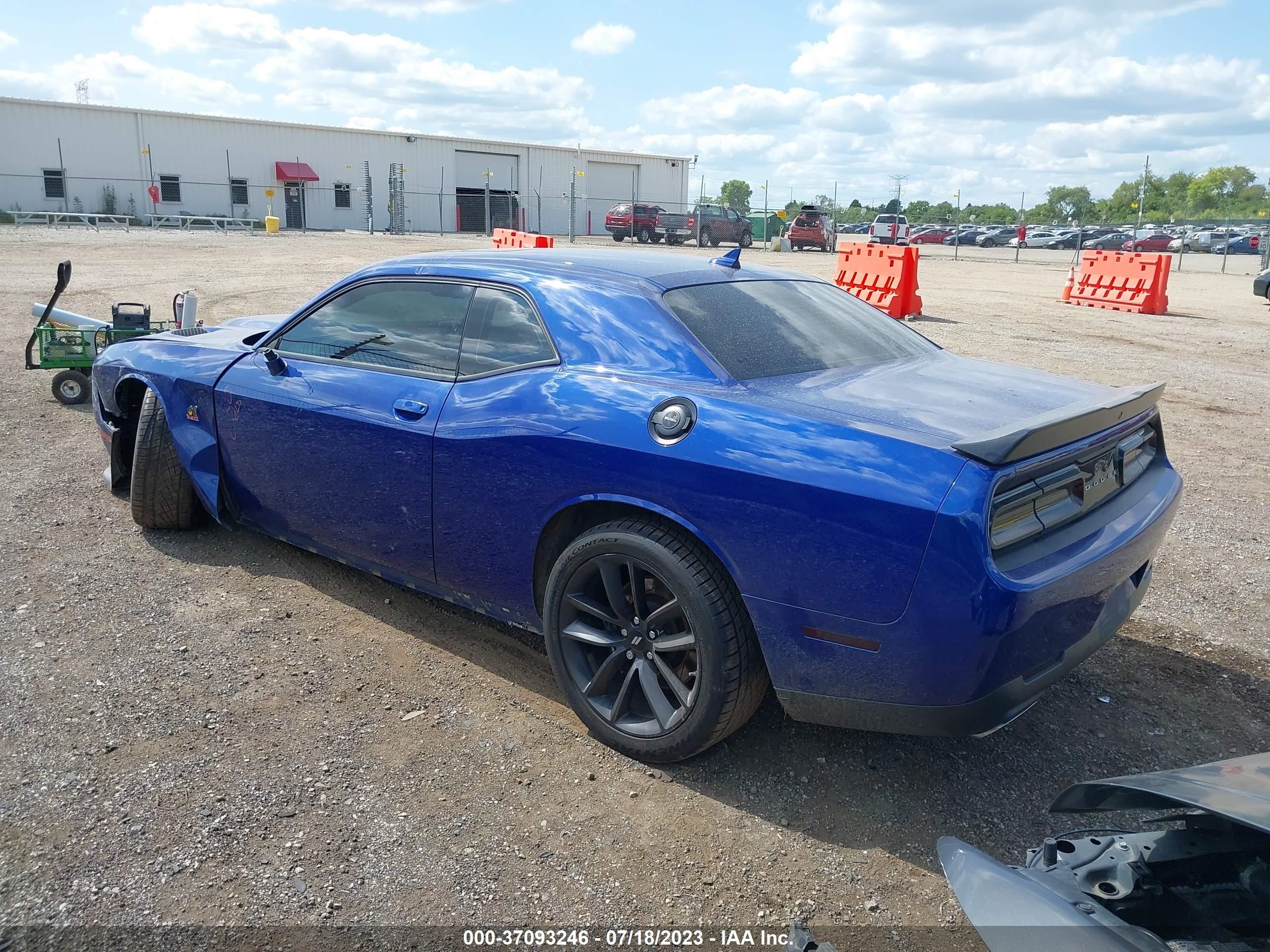 Photo 2 VIN: 2C3CDZFJ0KH723792 - DODGE CHALLENGER 