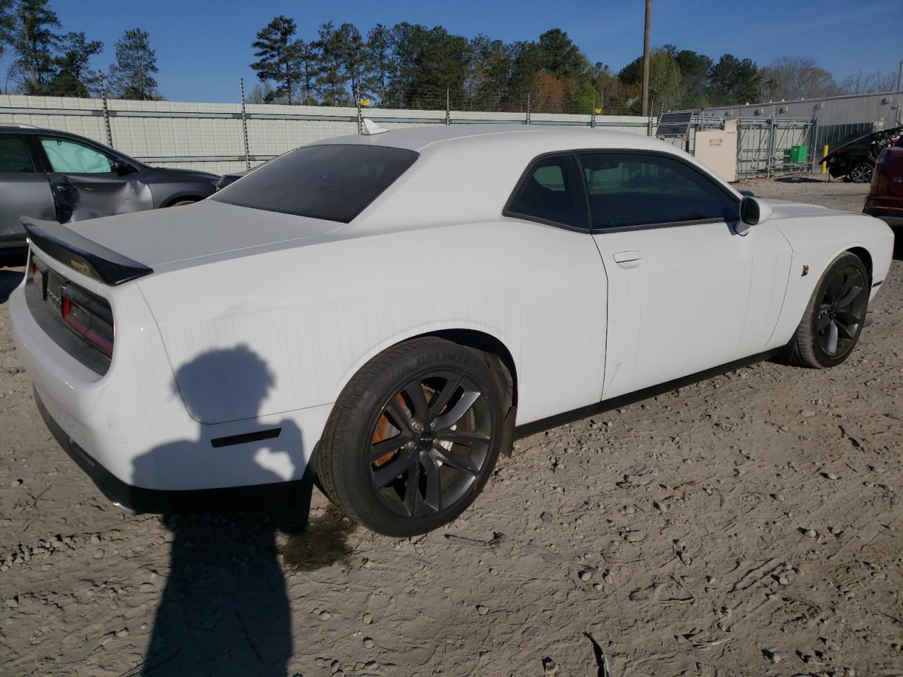 Photo 2 VIN: 2C3CDZFJ0KH738955 - DODGE CHALLENGER 