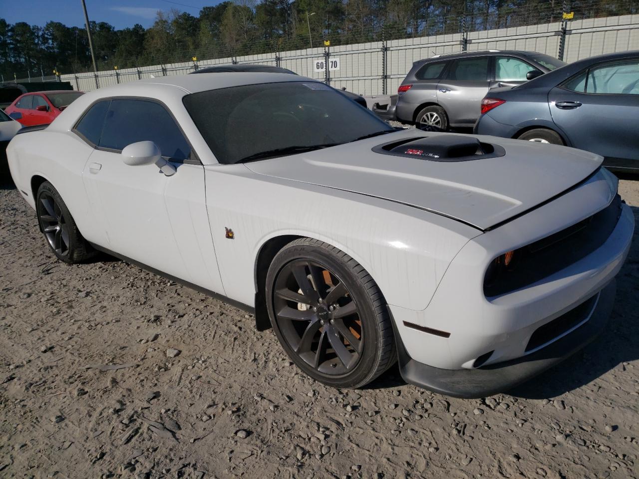 Photo 3 VIN: 2C3CDZFJ0KH738955 - DODGE CHALLENGER 