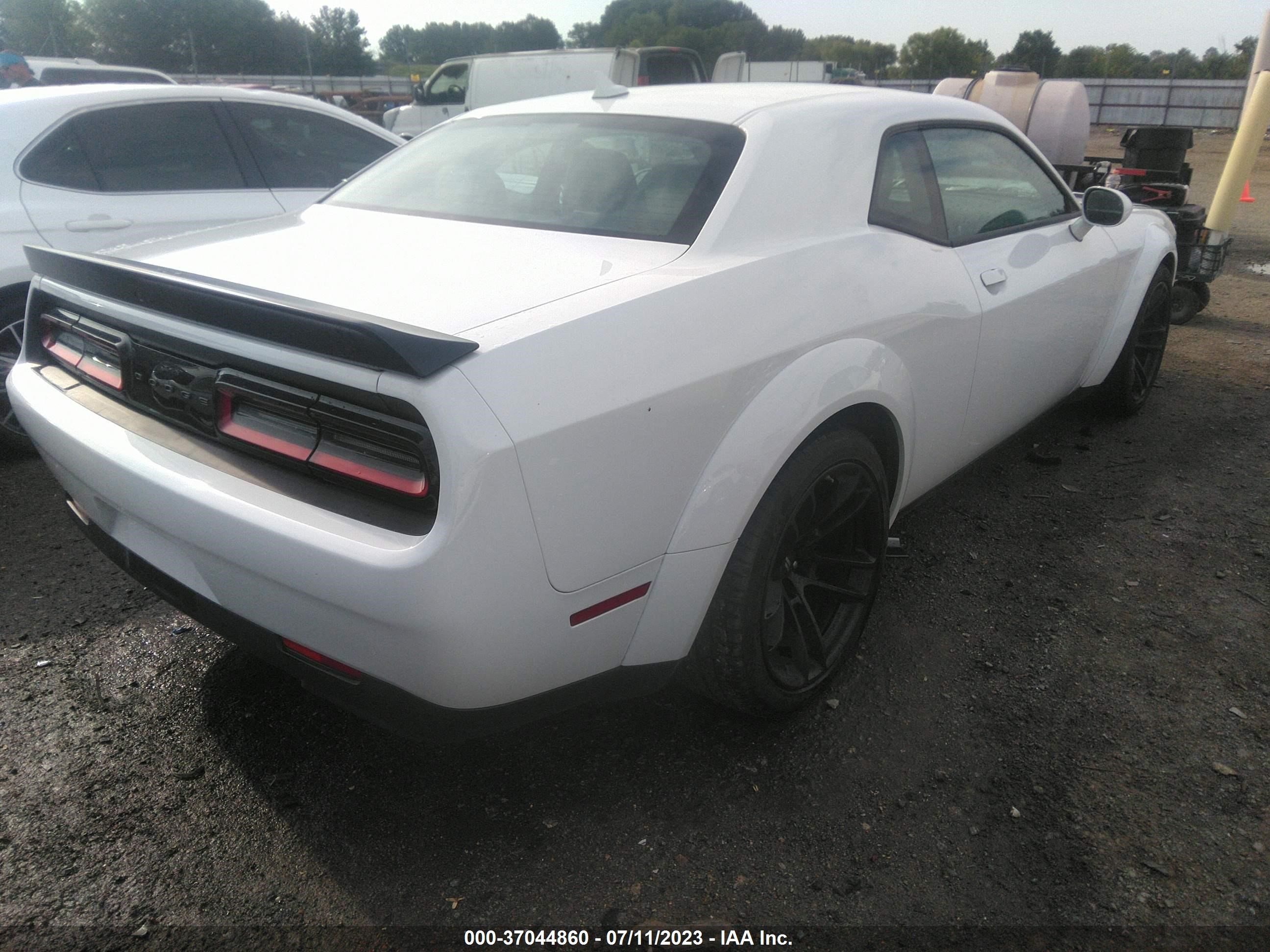 Photo 3 VIN: 2C3CDZFJ0NH237262 - DODGE CHALLENGER 