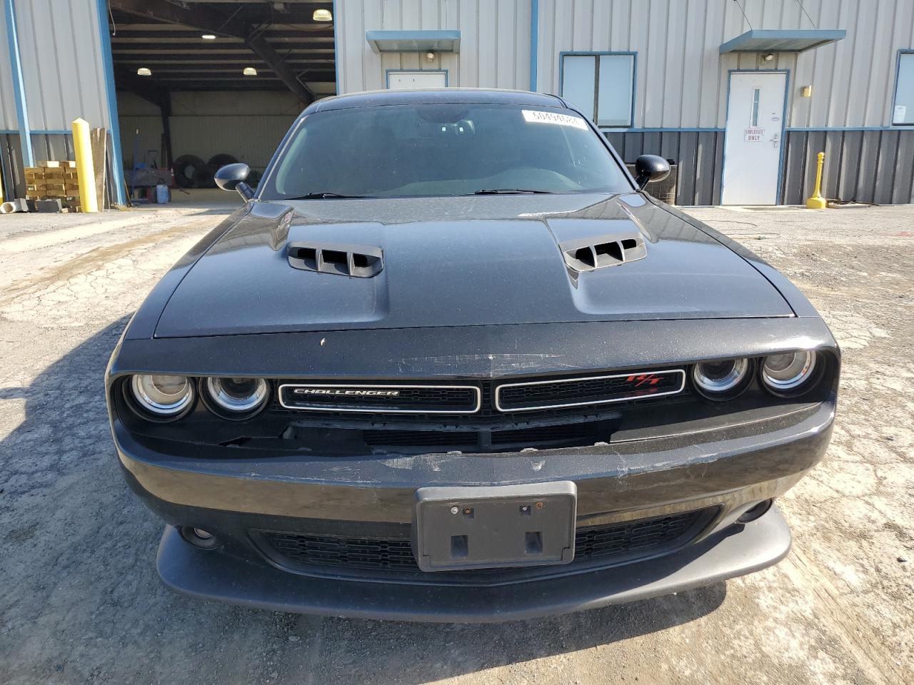 Photo 4 VIN: 2C3CDZFJ1FH701323 - DODGE CHALLENGER 