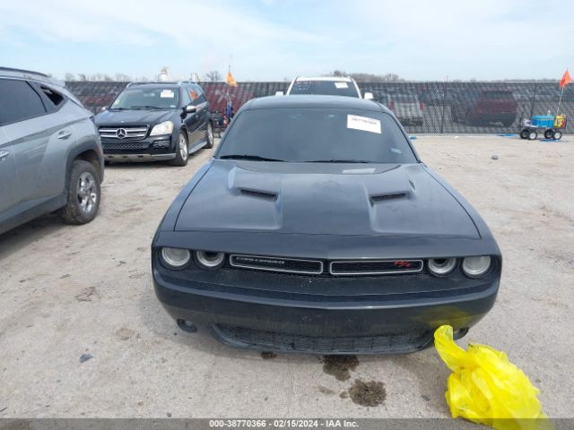 Photo 5 VIN: 2C3CDZFJ2JH165927 - DODGE CHALLENGER 