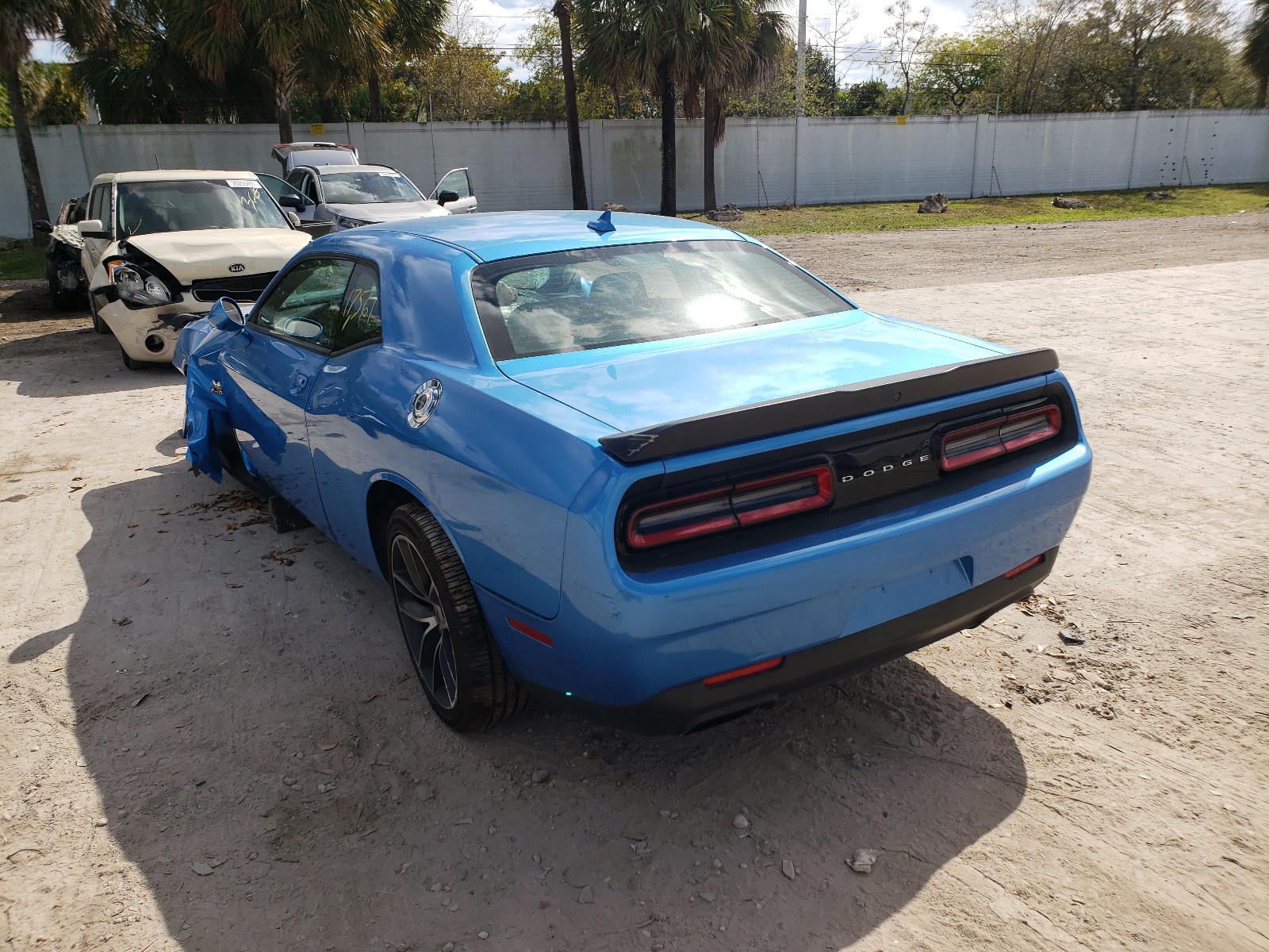 Photo 2 VIN: 2C3CDZFJ2JH310030 - DODGE CHALLENGER 