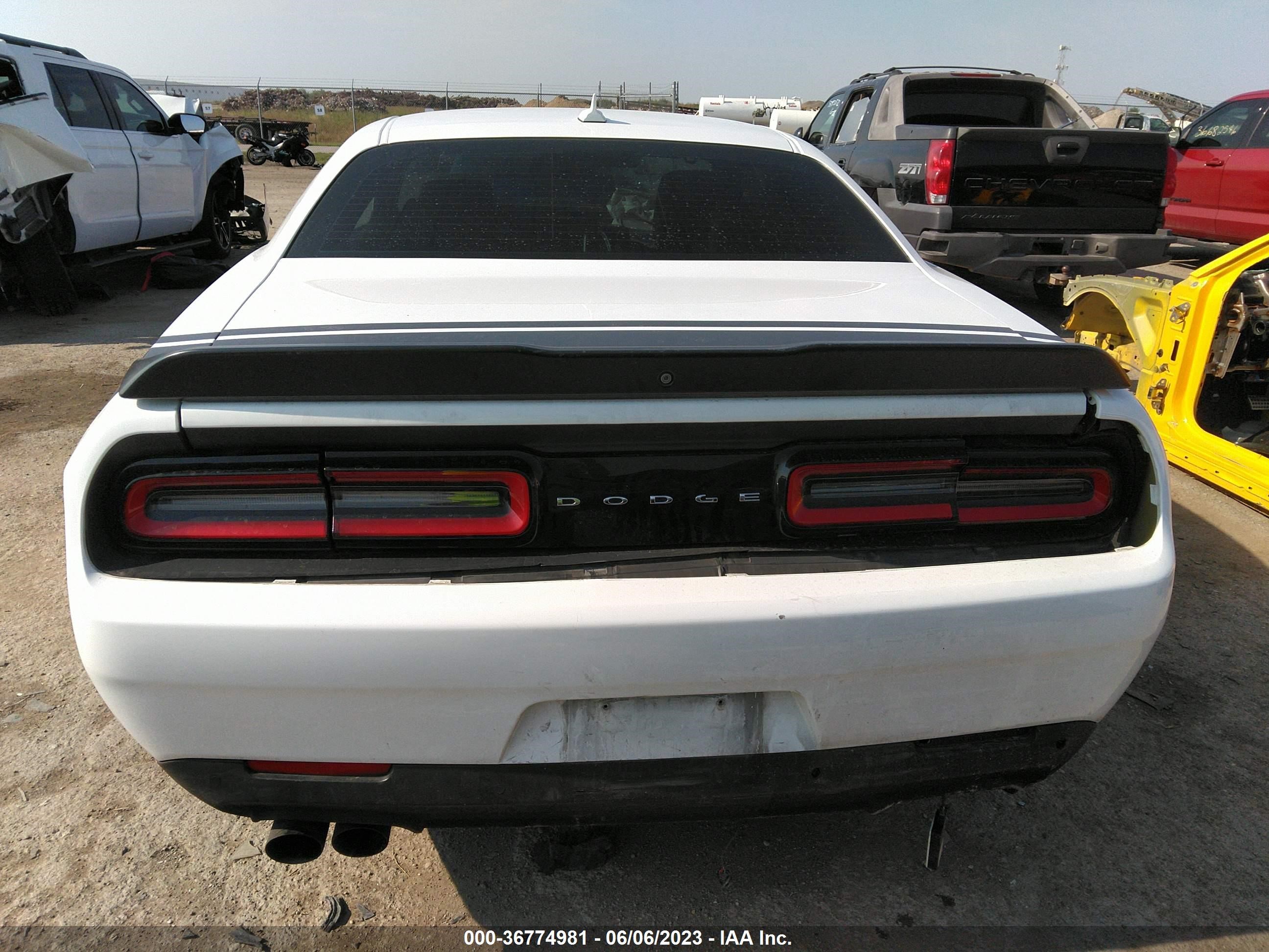 Photo 5 VIN: 2C3CDZFJ2KH540443 - DODGE CHALLENGER 