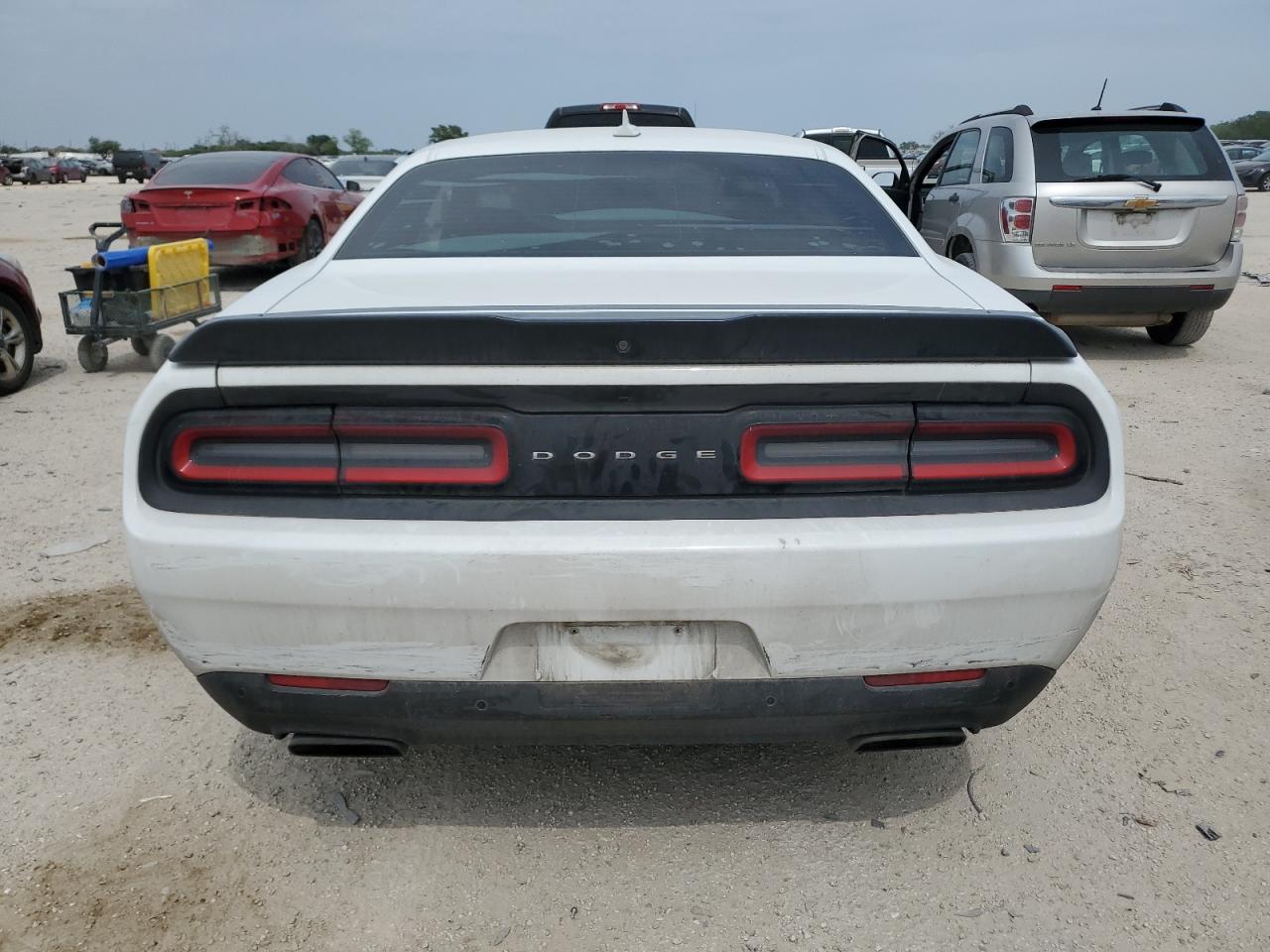 Photo 5 VIN: 2C3CDZFJ3GH331784 - DODGE CHALLENGER 