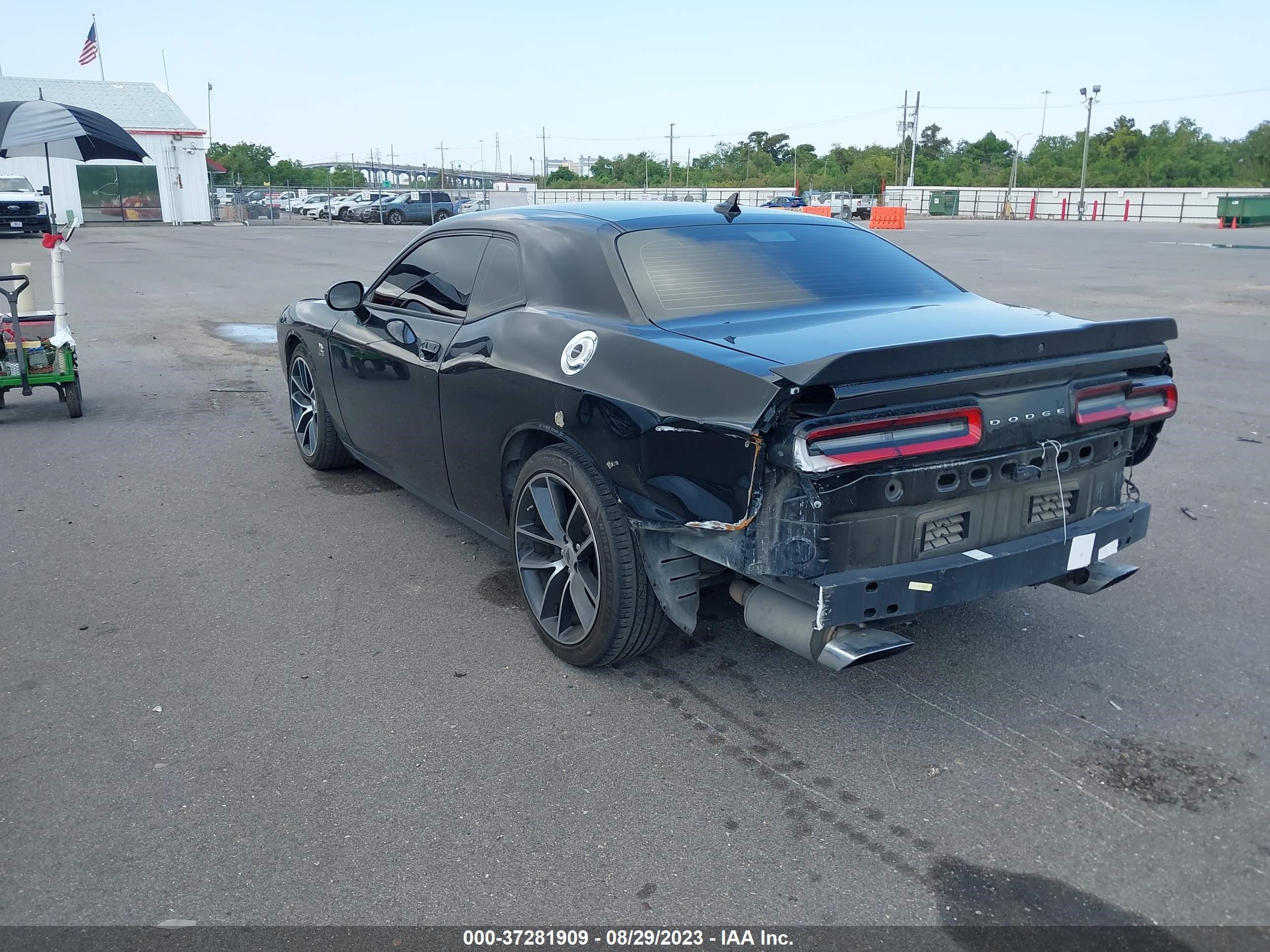 Photo 2 VIN: 2C3CDZFJ3JH219431 - DODGE CHALLENGER 